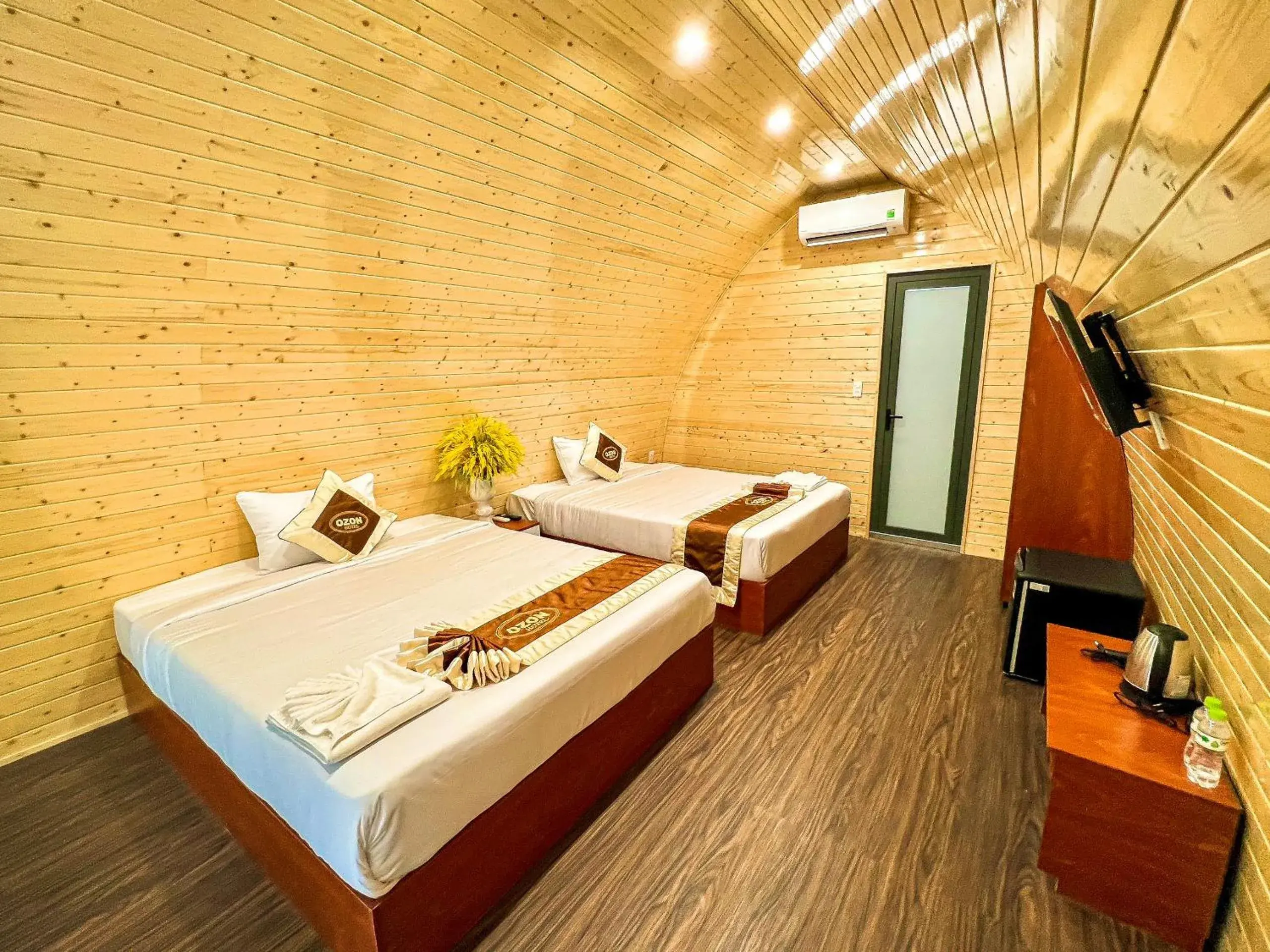 Queen Room with Two Queen Beds in Ozon Hotel Queen Room with Two Queen Beds in Ozon Hotel