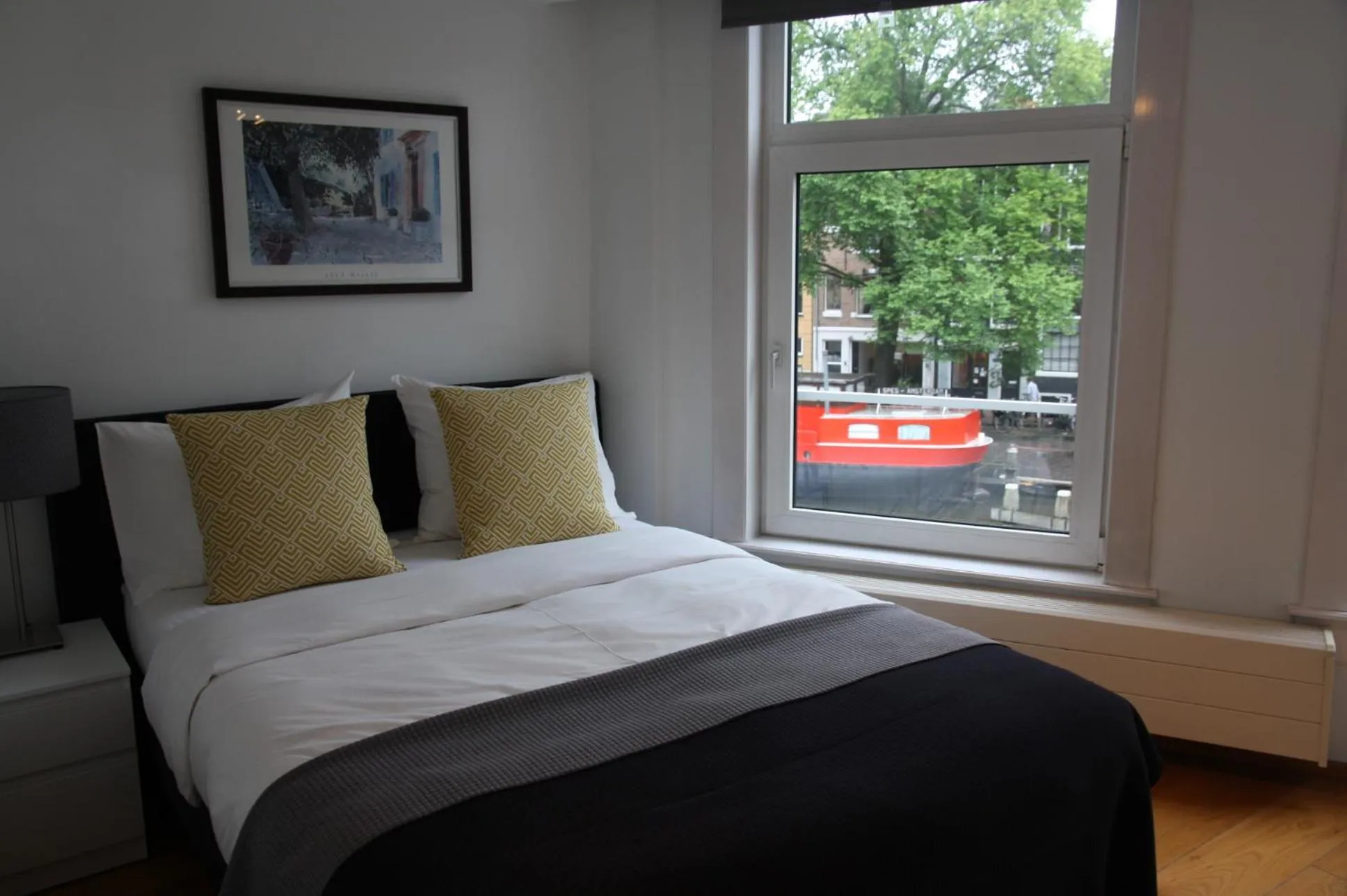 Day, Bed in Bridge Inn