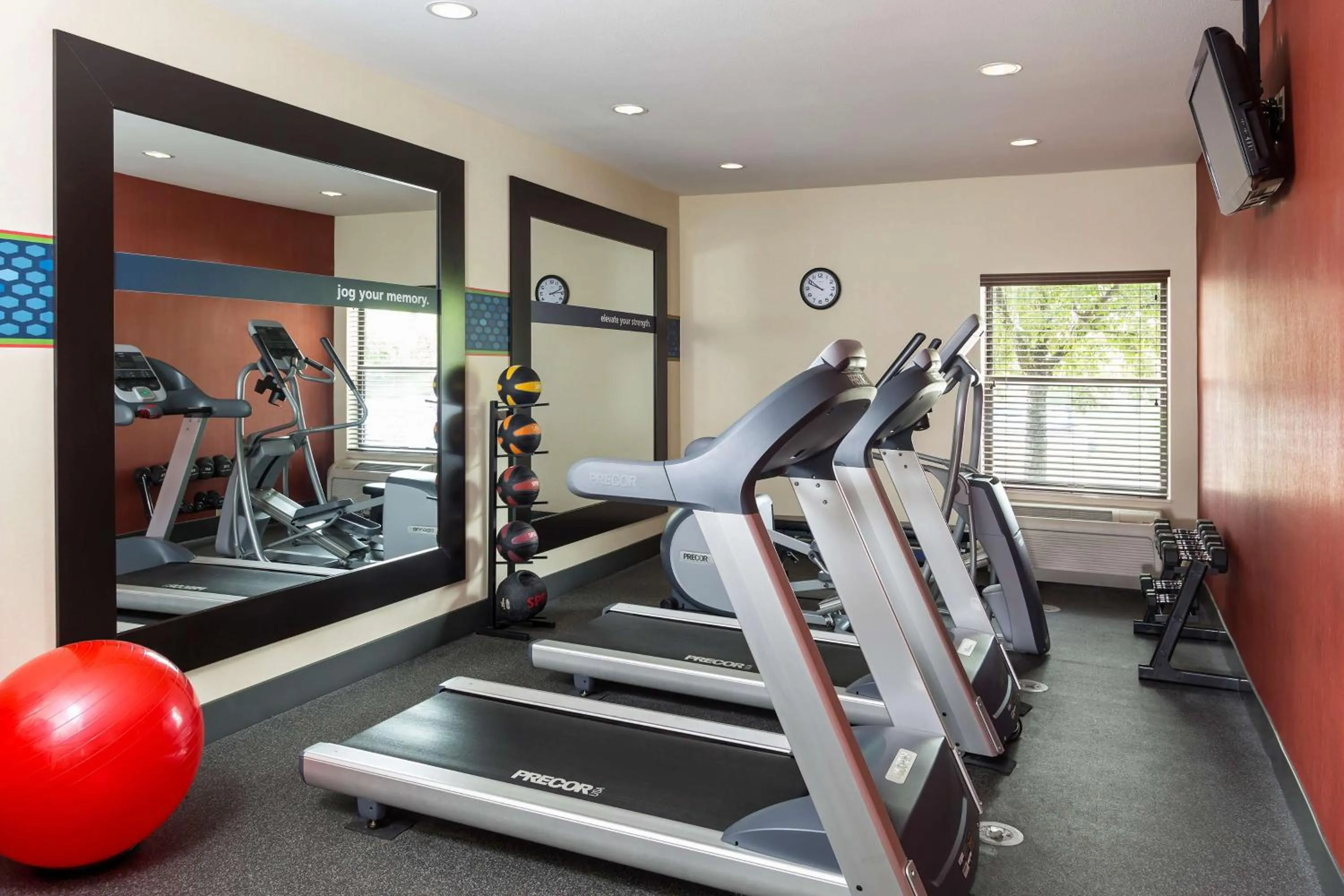 Fitness centre/facilities in Hampton Inn Zanesville