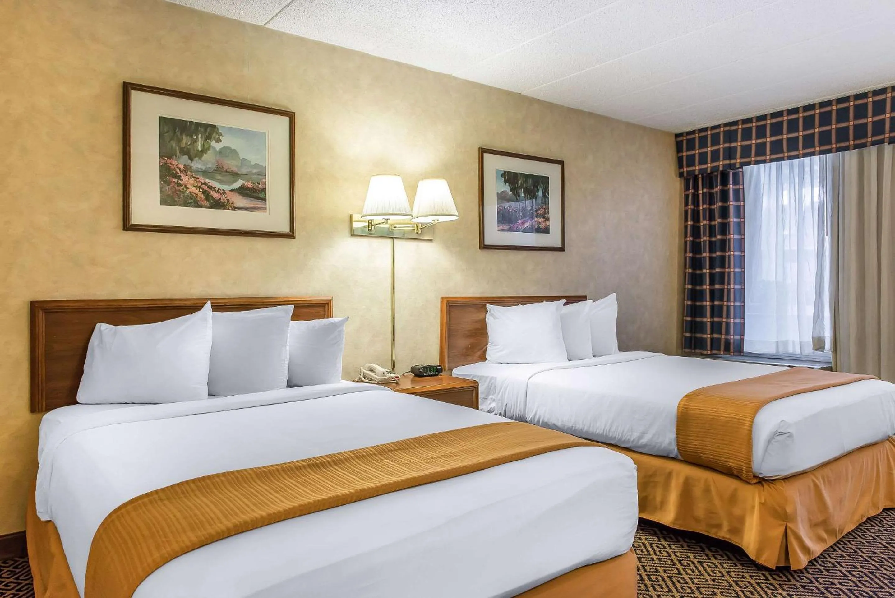 Photo of the whole room, Bed in Quality Inn and Conference Center