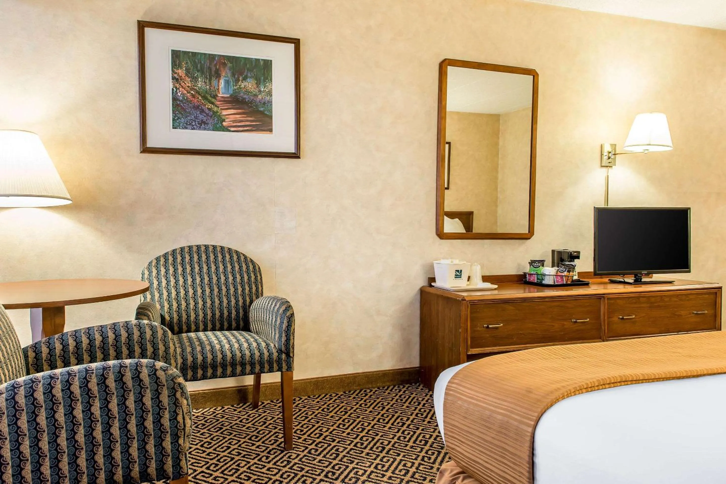 Photo of the whole room, Bed in Quality Inn and Conference Center