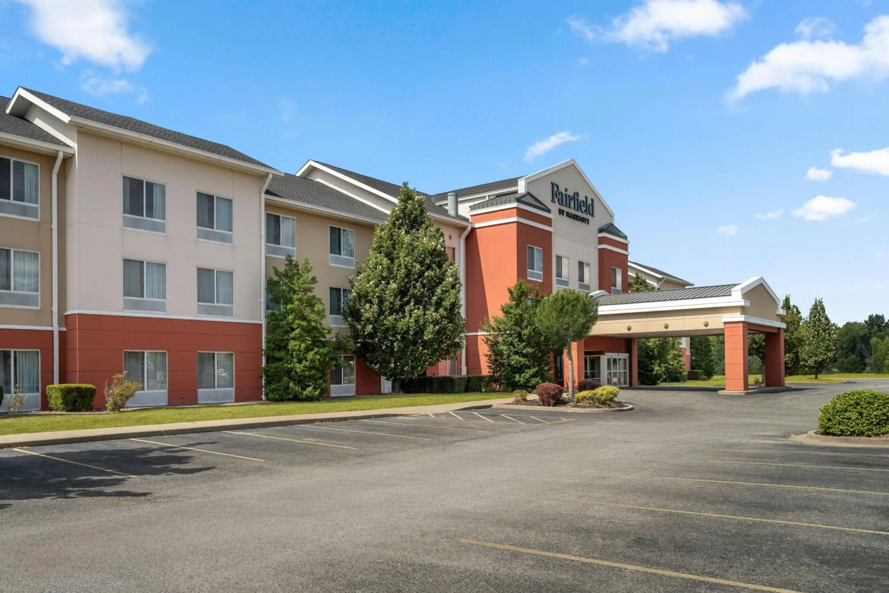 Property building in Fairfield Inn and Suites by Marriott Marion