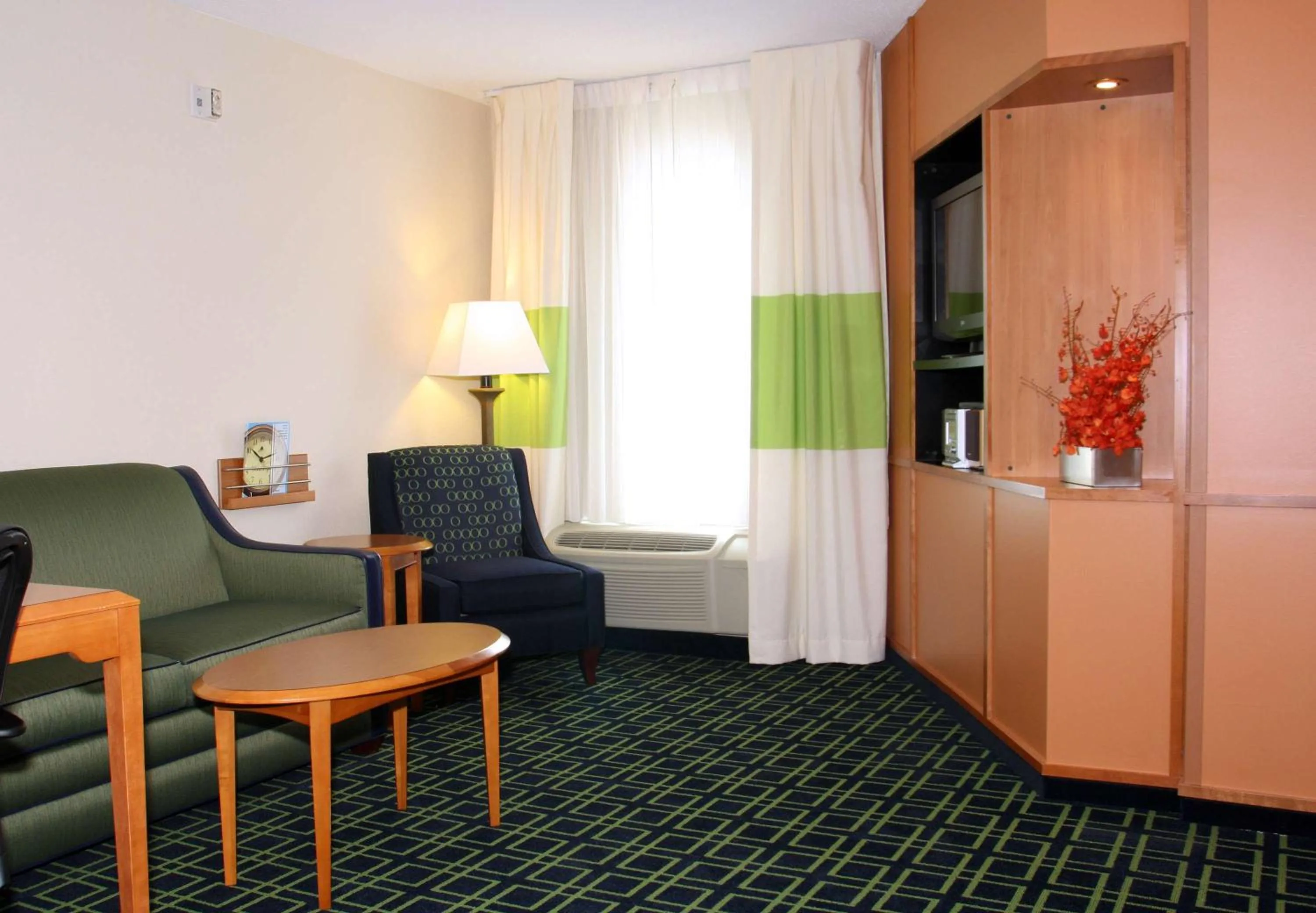 Living room in Fairfield Inn and Suites by Marriott Marion