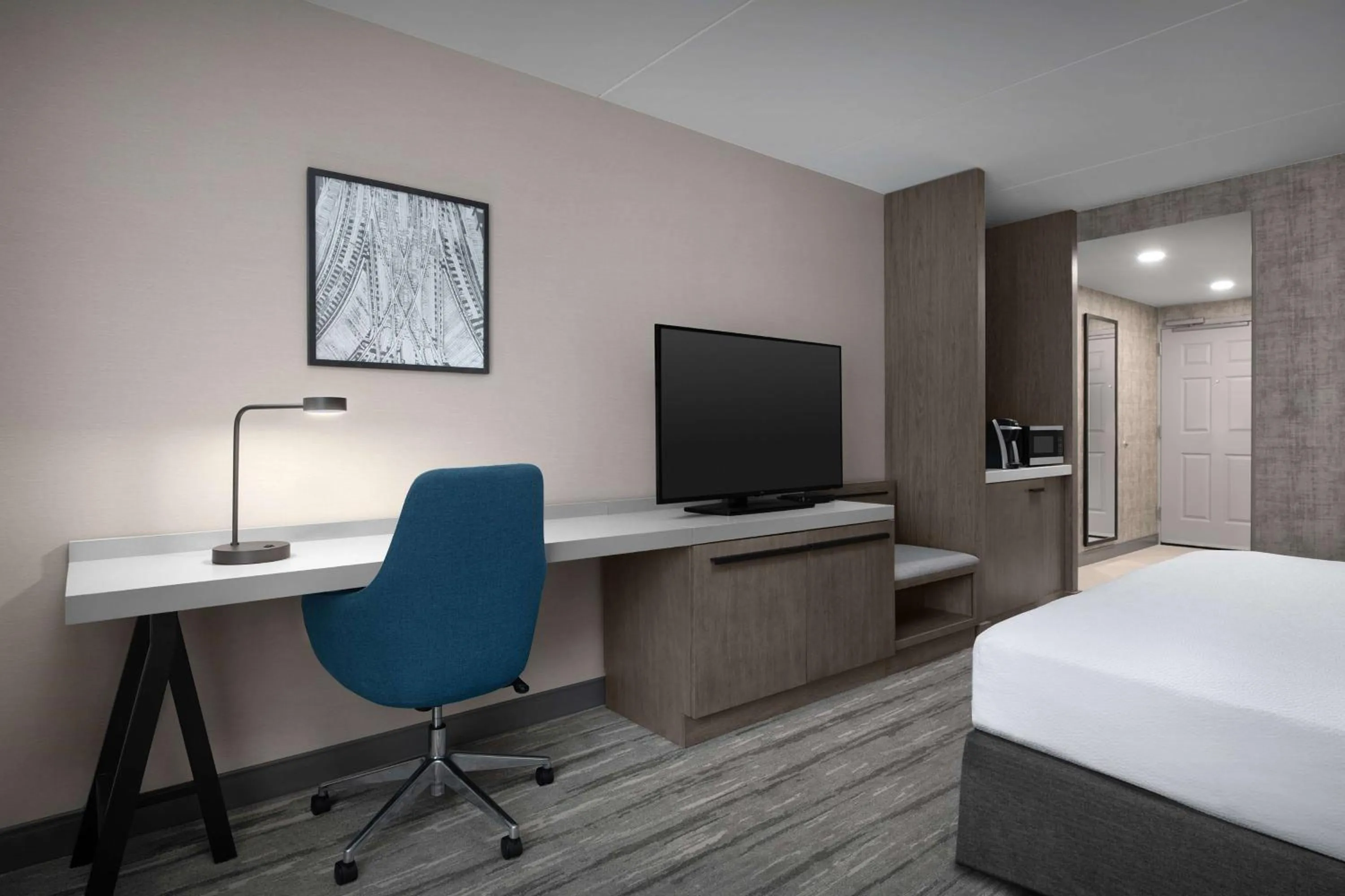 Bedroom, Bed in Hilton Garden Inn West Lafayette Wabash Landing