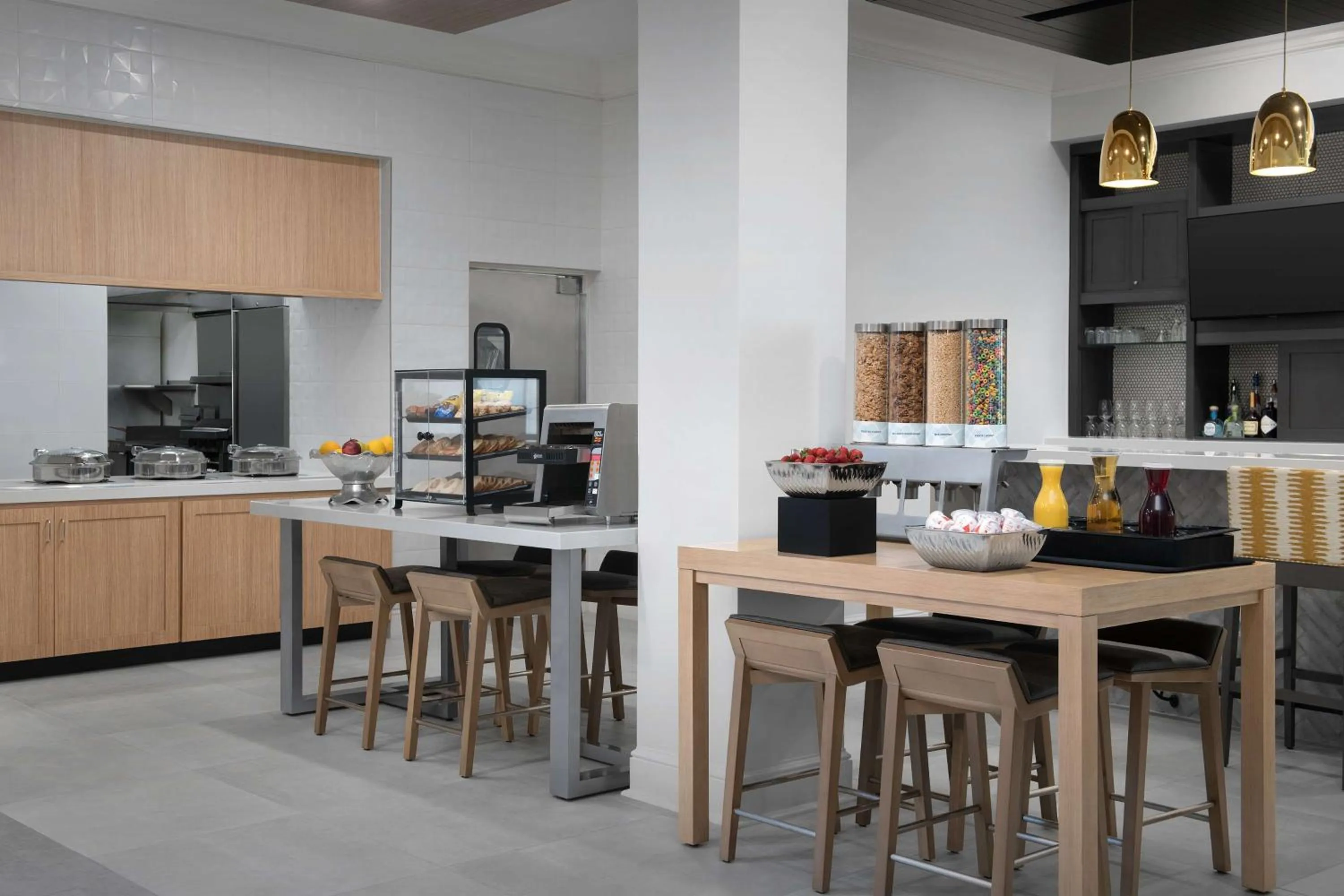 Restaurant/places to eat in Hilton Garden Inn West Lafayette Wabash Landing