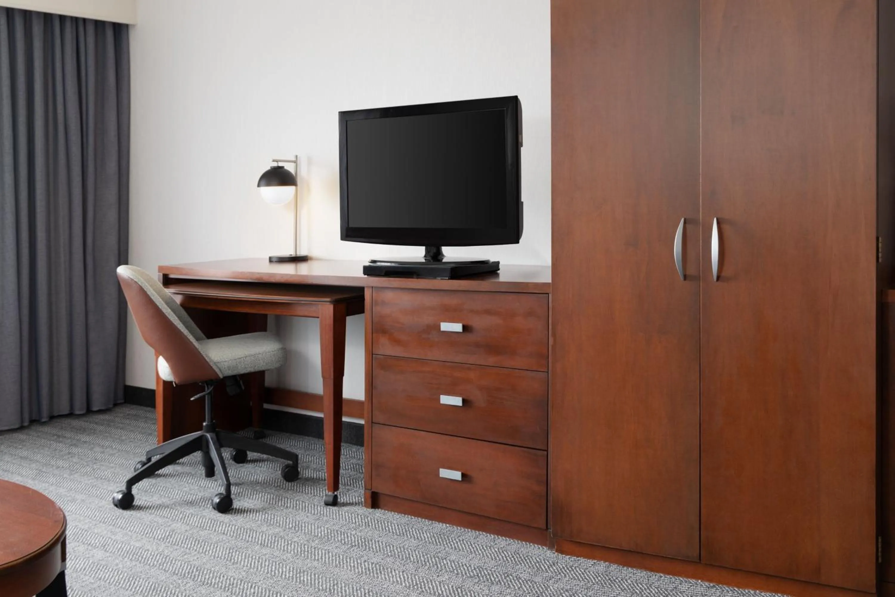 Photo of the whole room in Courtyard by Marriott Ontario Rancho Cucamonga