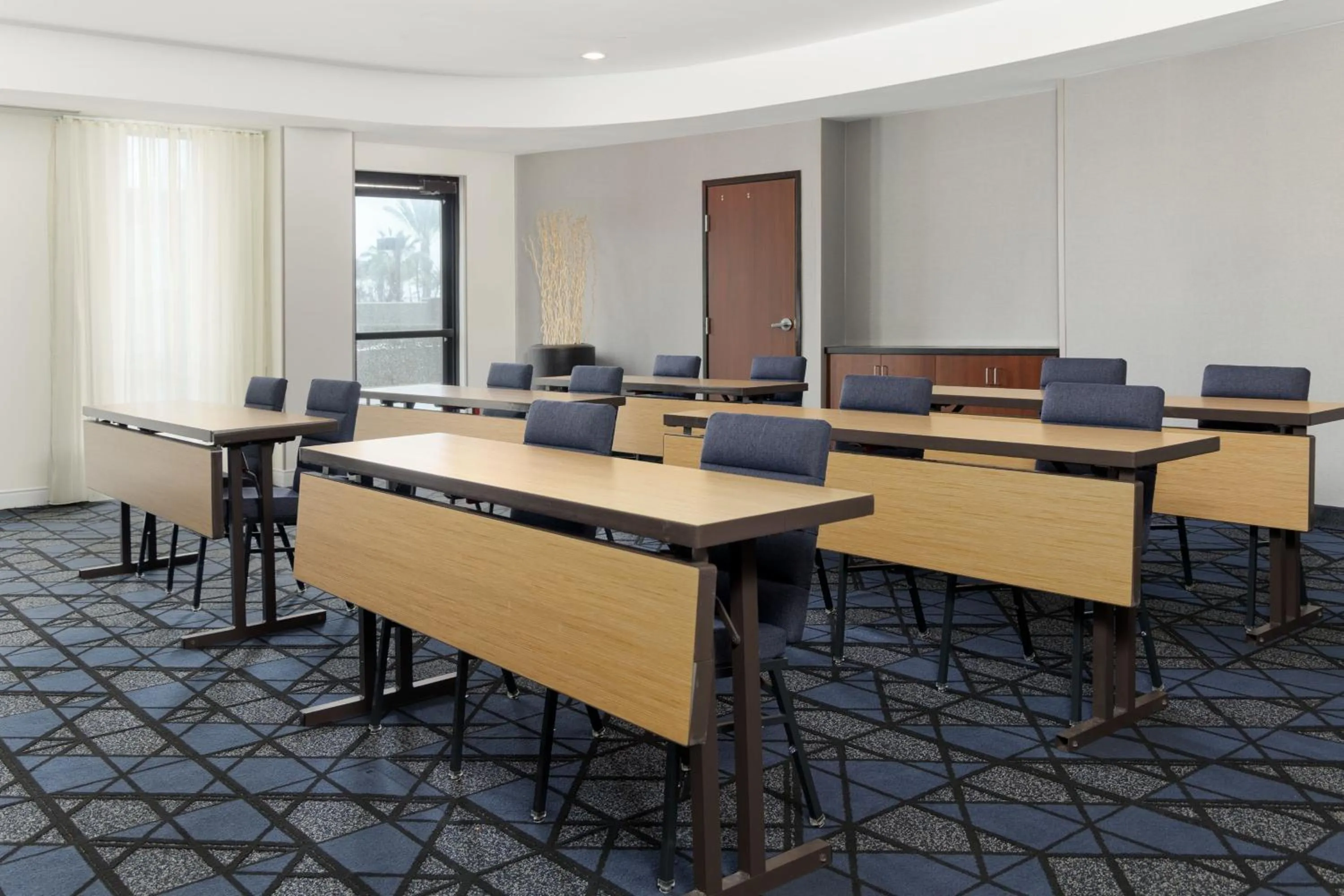 Meeting/conference room in Courtyard by Marriott Ontario Rancho Cucamonga