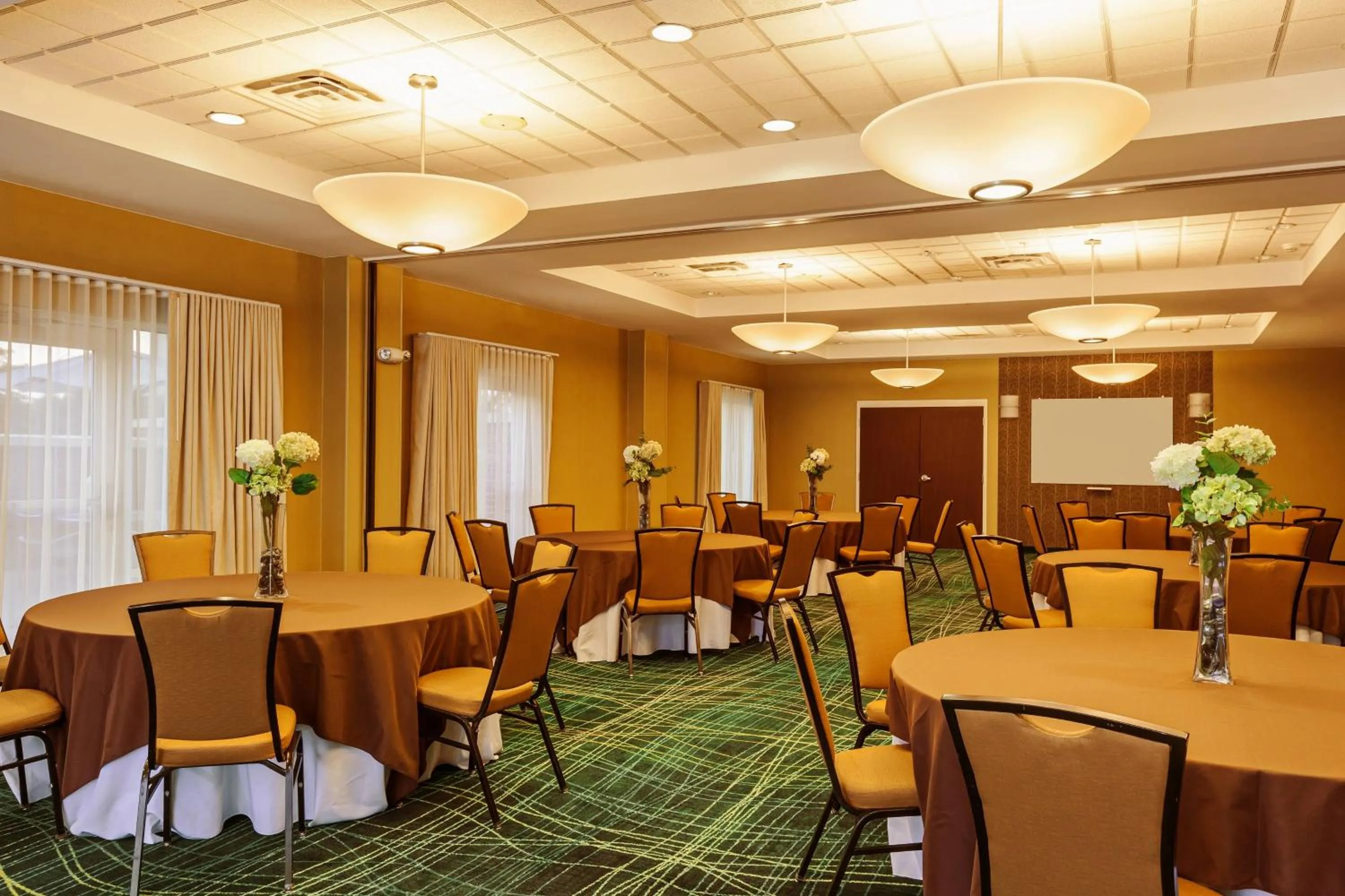 Meeting/conference room in SpringHill Suites Charlotte Lake Norman/Mooresville