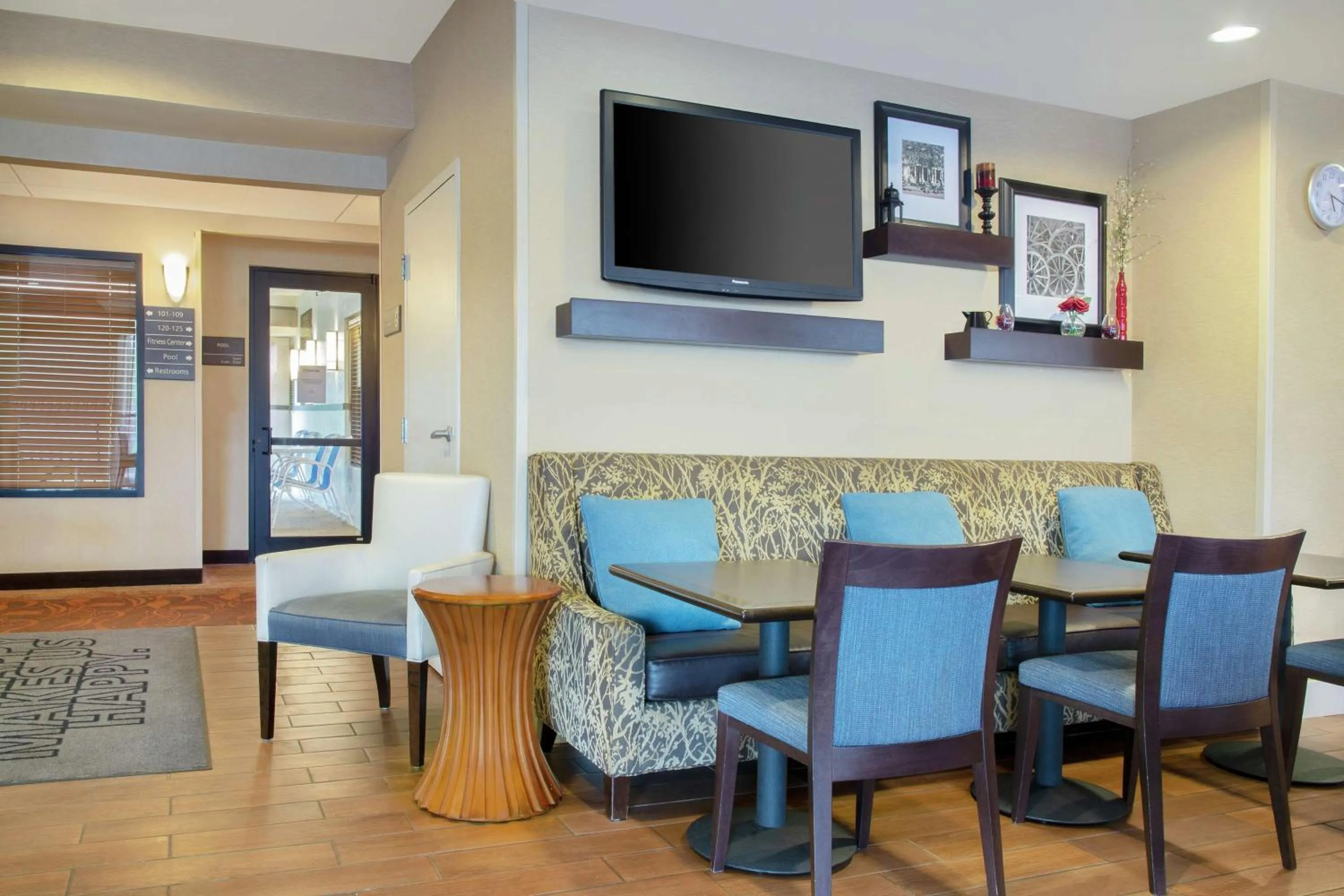 Lobby or reception in Hampton Inn Merrillville
