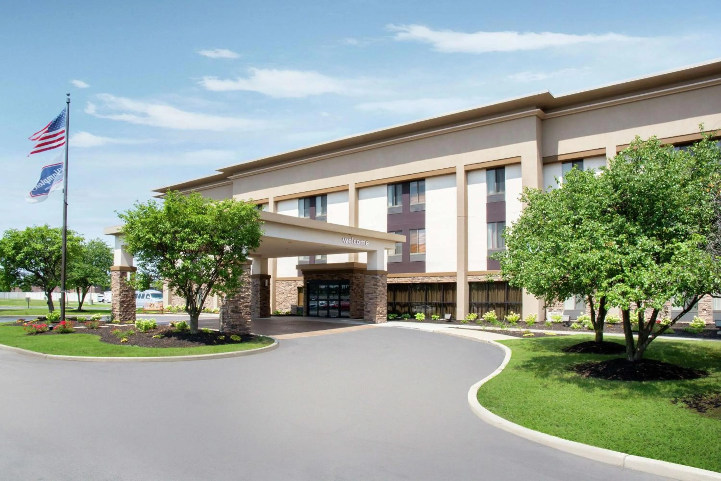 Property building in Hampton Inn Merrillville