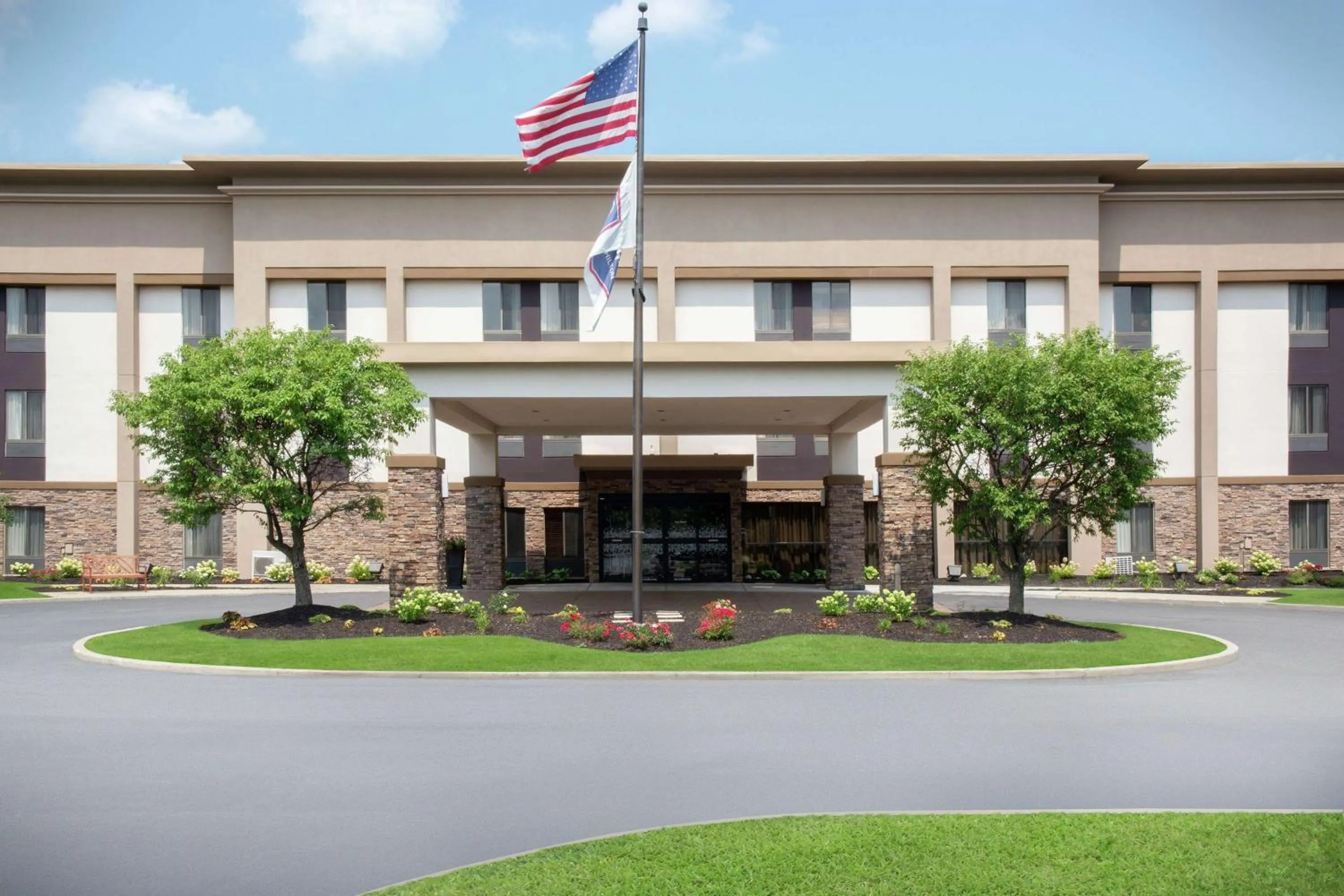 Property building in Hampton Inn Merrillville