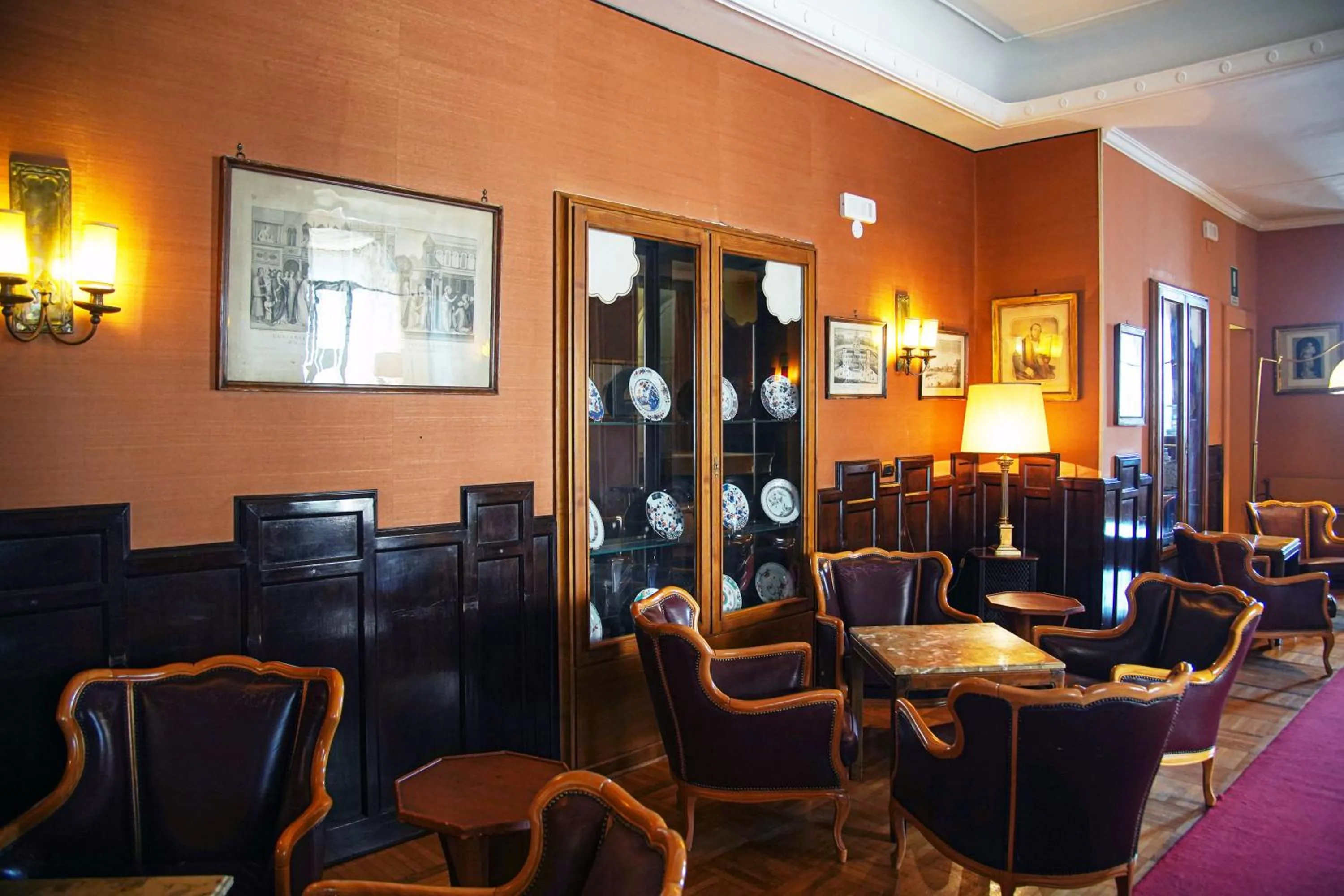 Lounge or bar in Grand Hotel De Londres