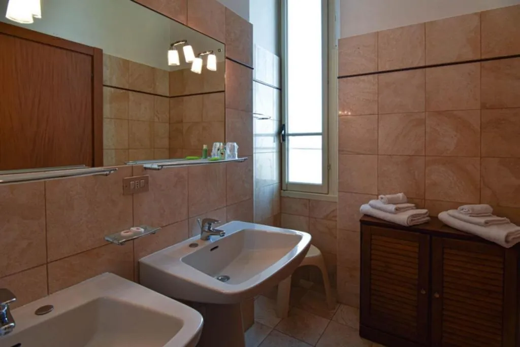 Bathroom in Grand Hotel De Londres