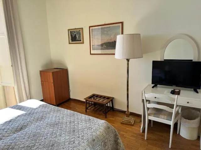 TV and multimedia, Bed in Grand Hotel De Londres