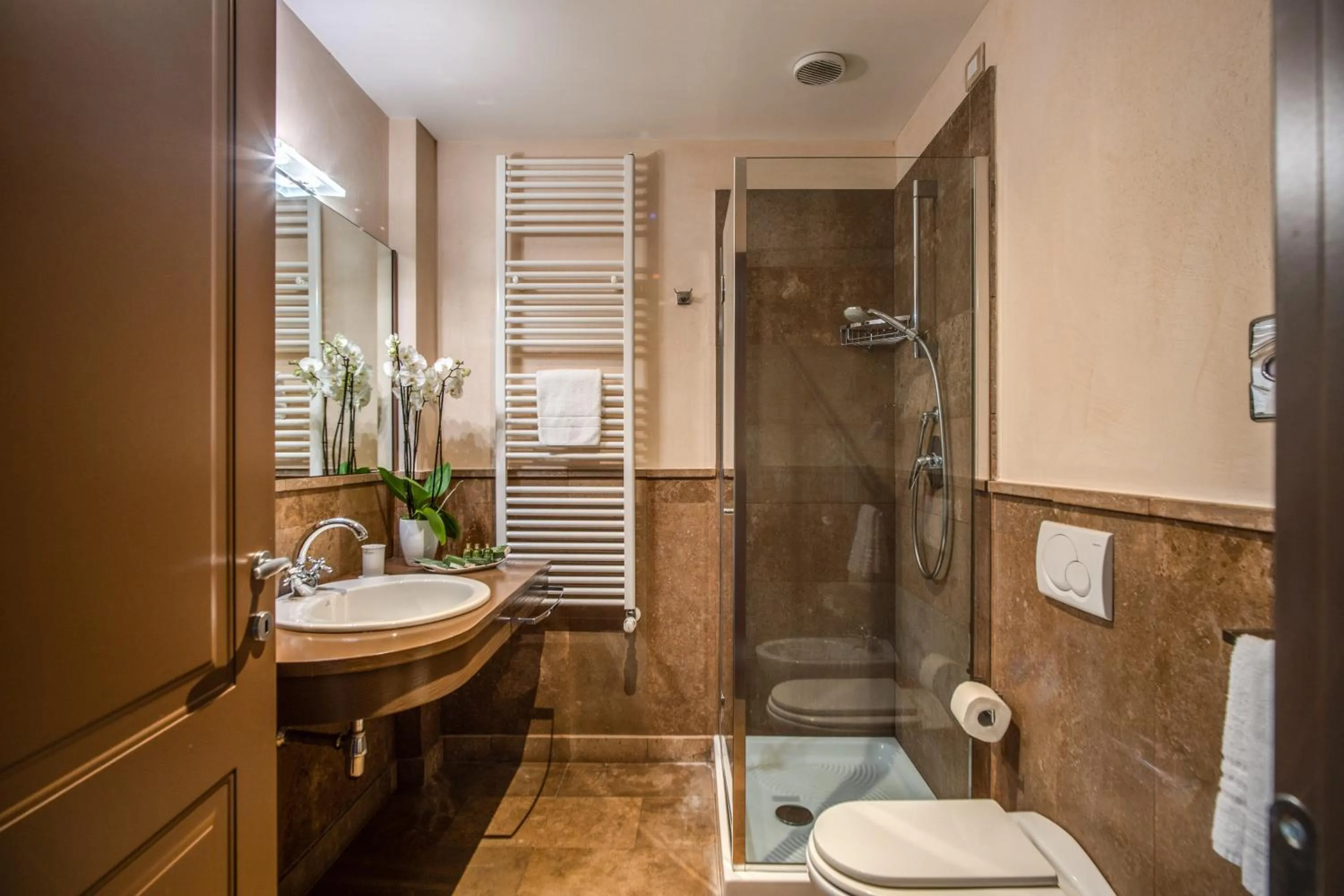 Shower in Villa Giorgia Albergo in Collina