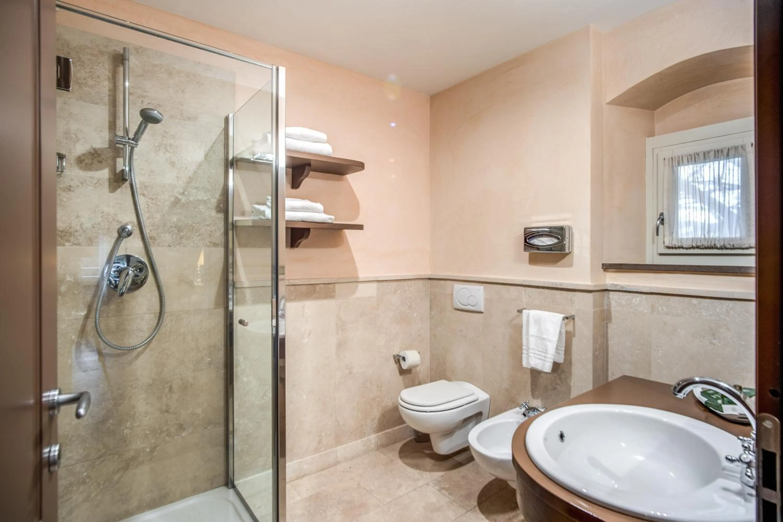 Superior Triple Room in Villa Giorgia Albergo in Collina