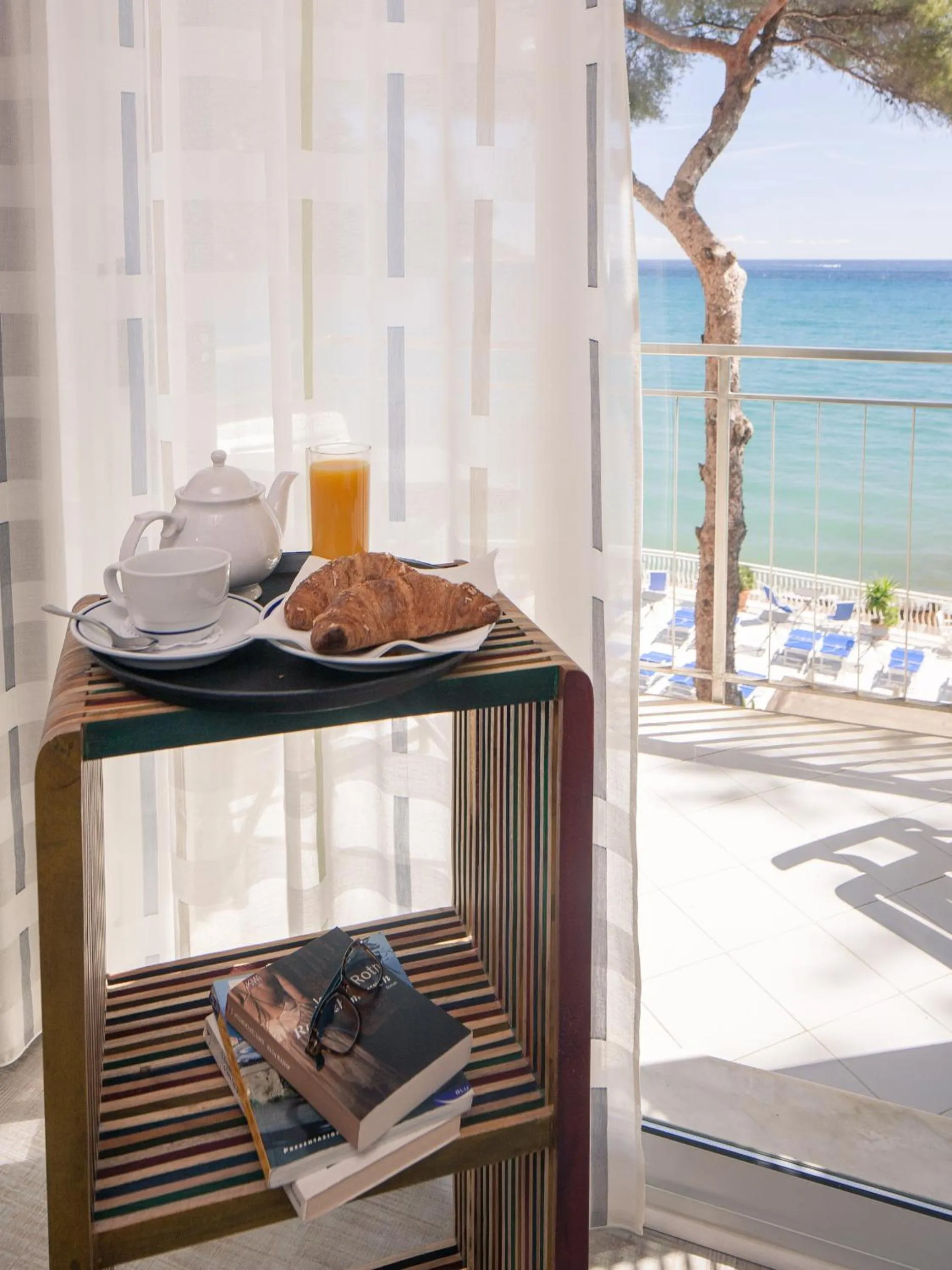 Day in Hotel Arc En Ciel