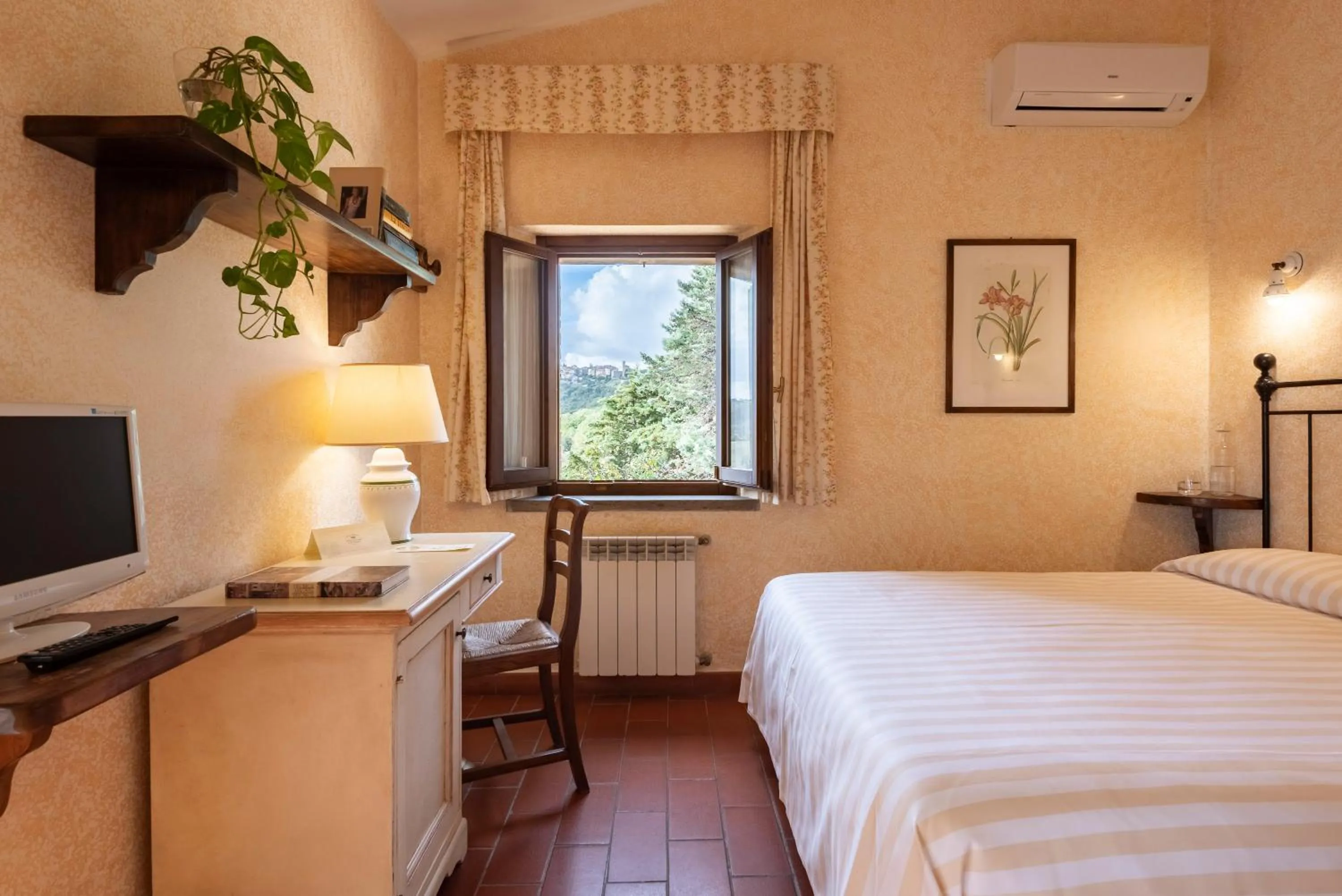 Bed in Antico Casale Di Scansano Resort