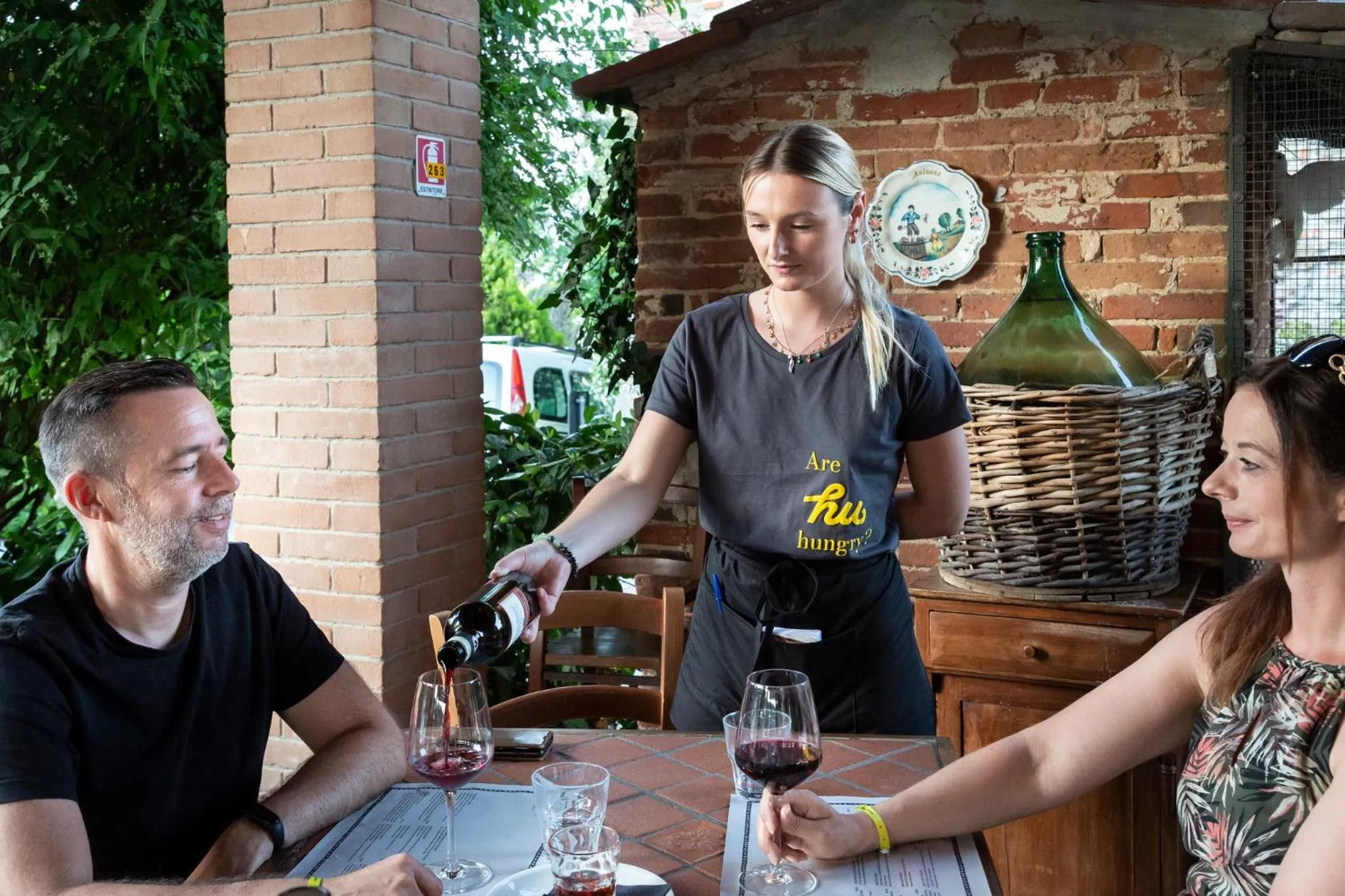 Restaurant/places to eat in hu Norcenni Girasole village