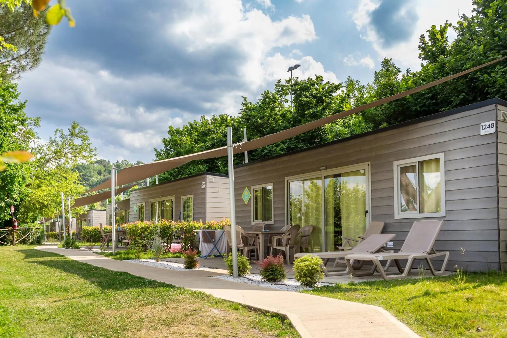 hu Norcenni Girasole village