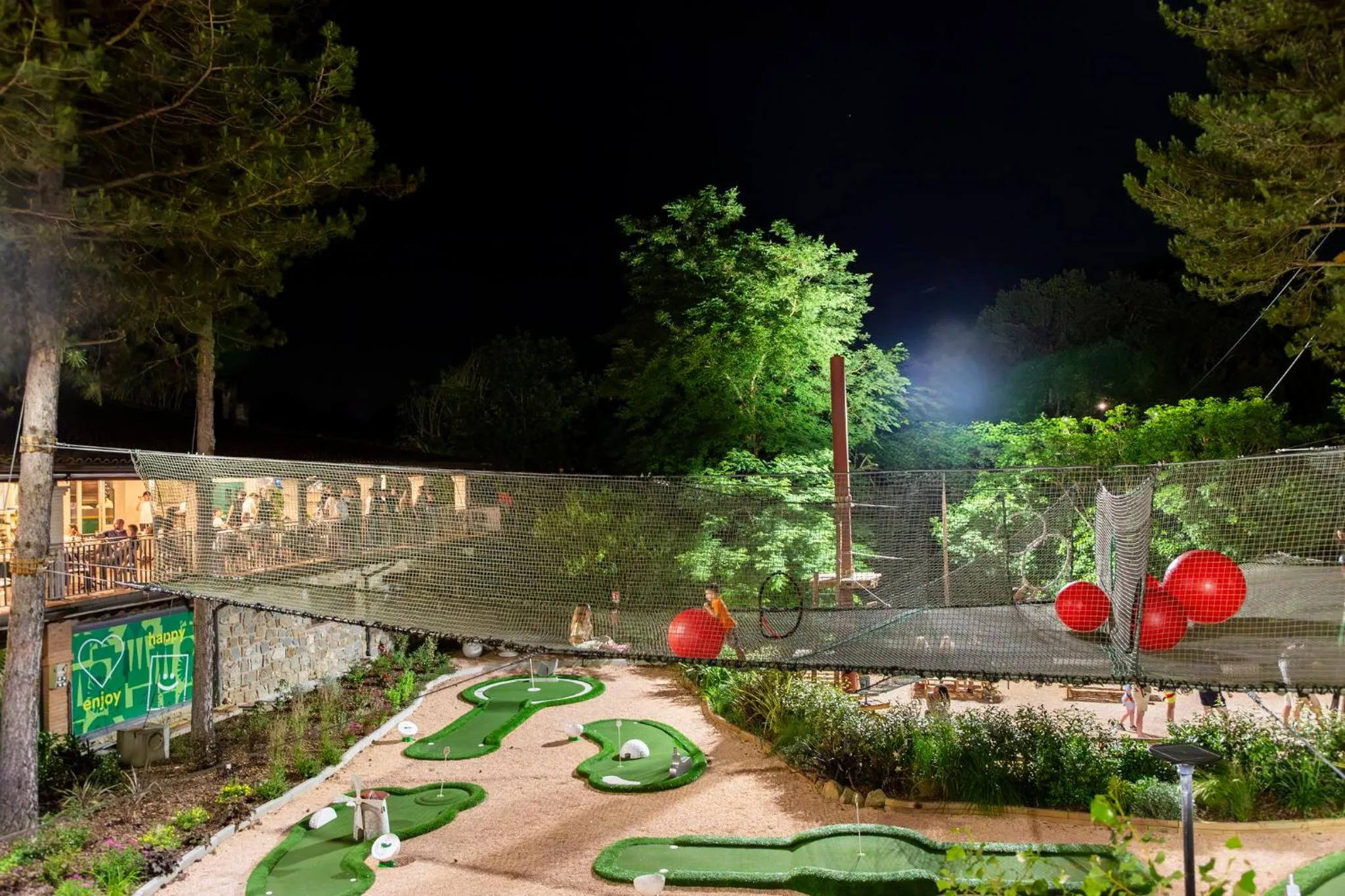 hu Norcenni Girasole village