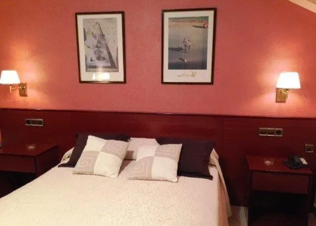 Photo of the whole room, Bed in Hotel La Seu