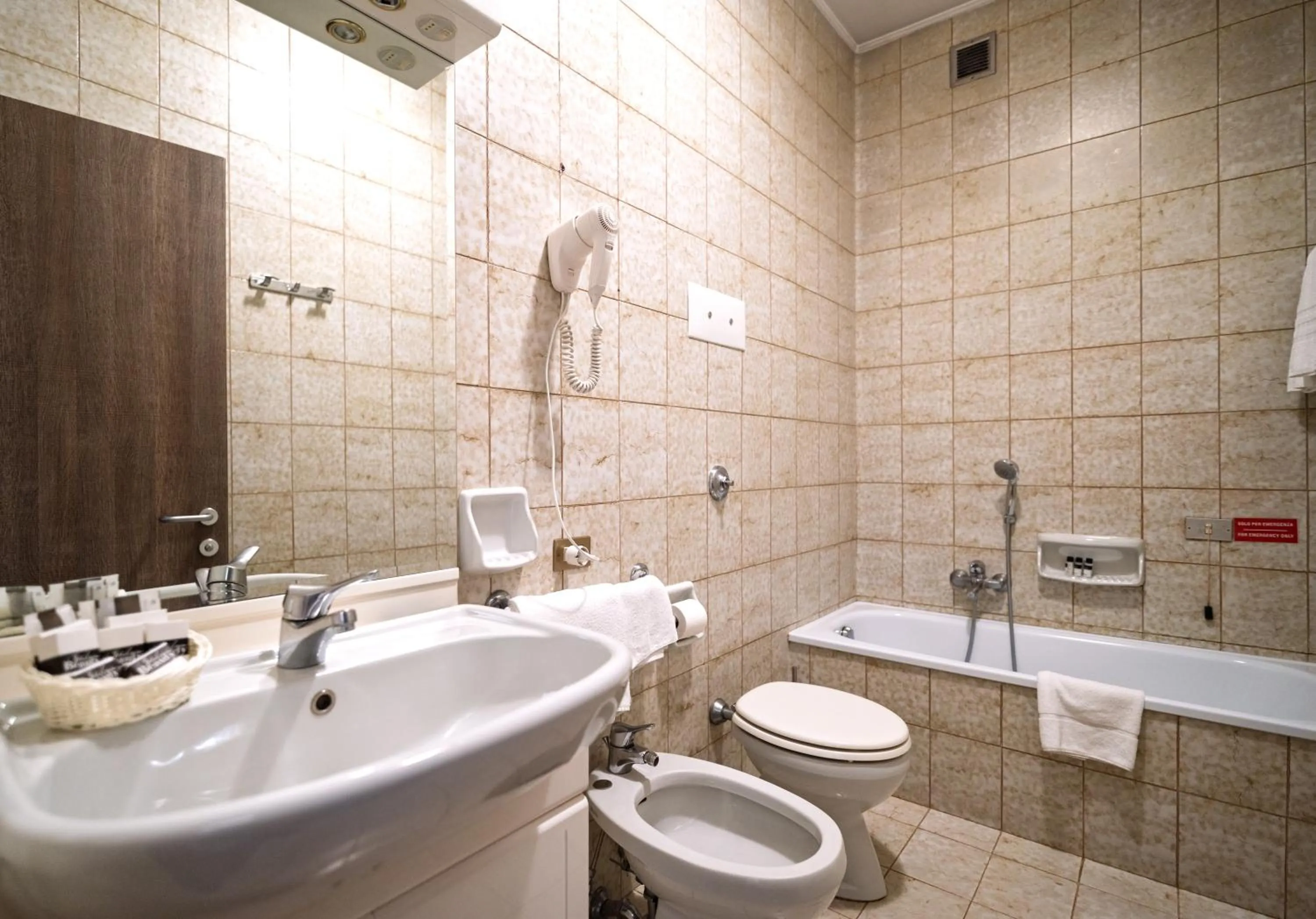 Toilet in Hotel Donatello