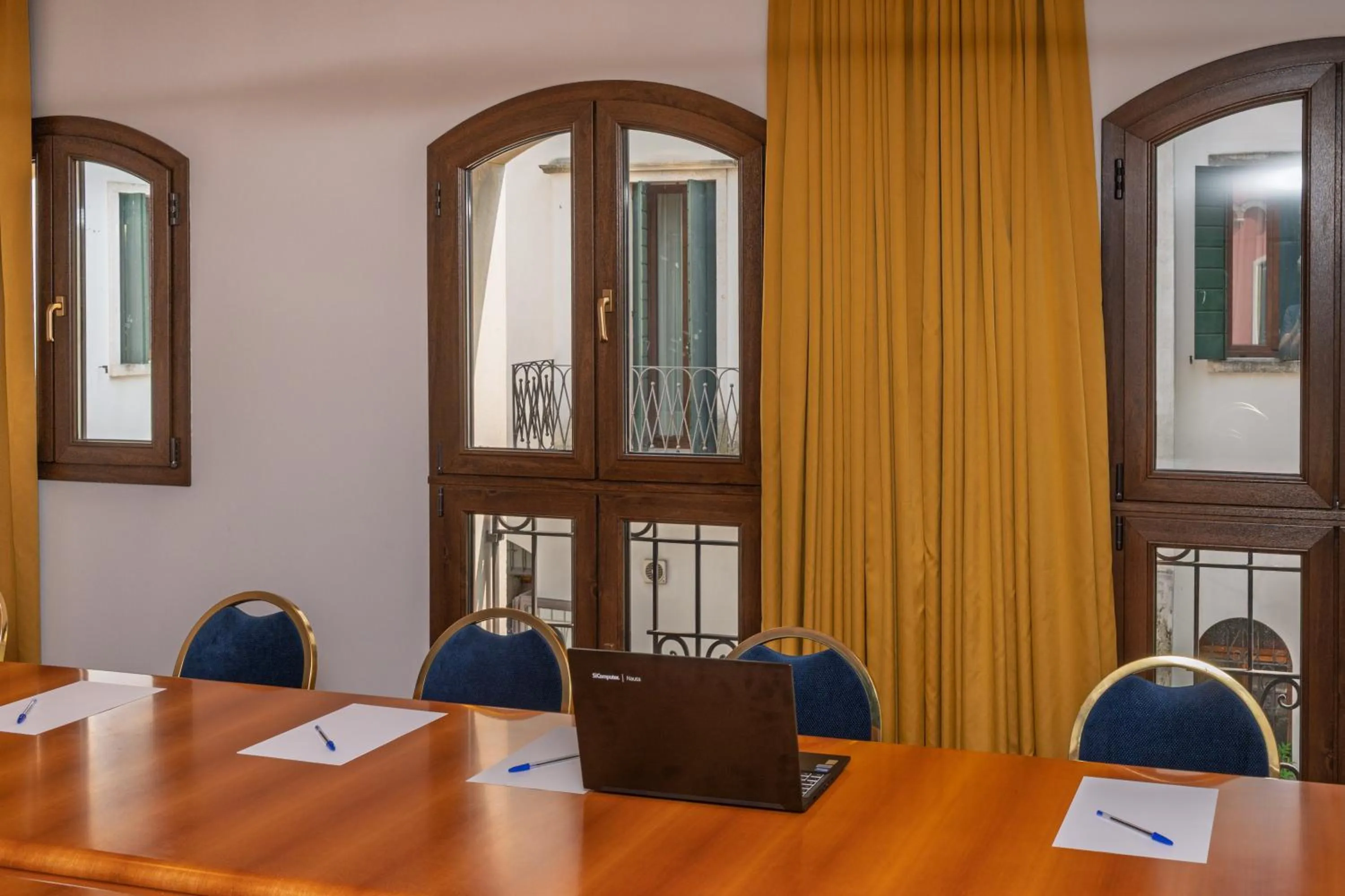 Meeting/conference room in Hotel Donatello