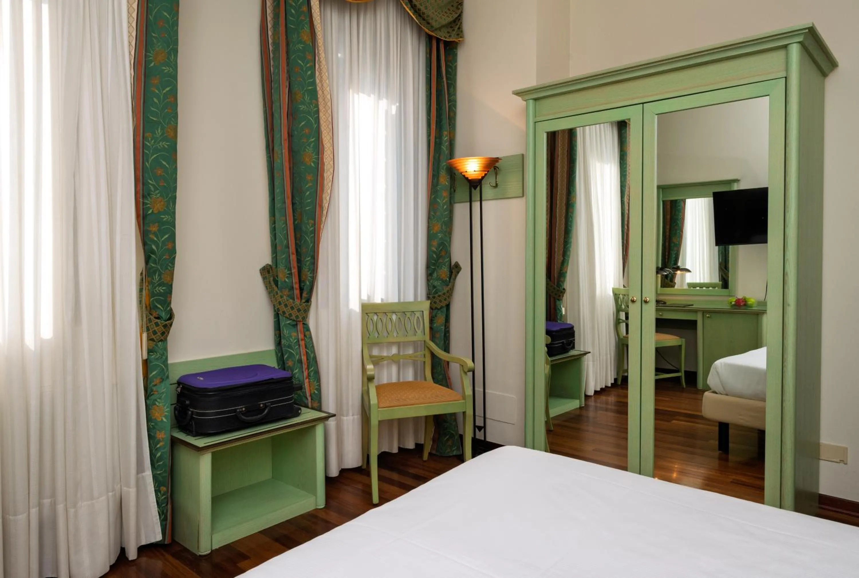 Bed in Hotel Donatello