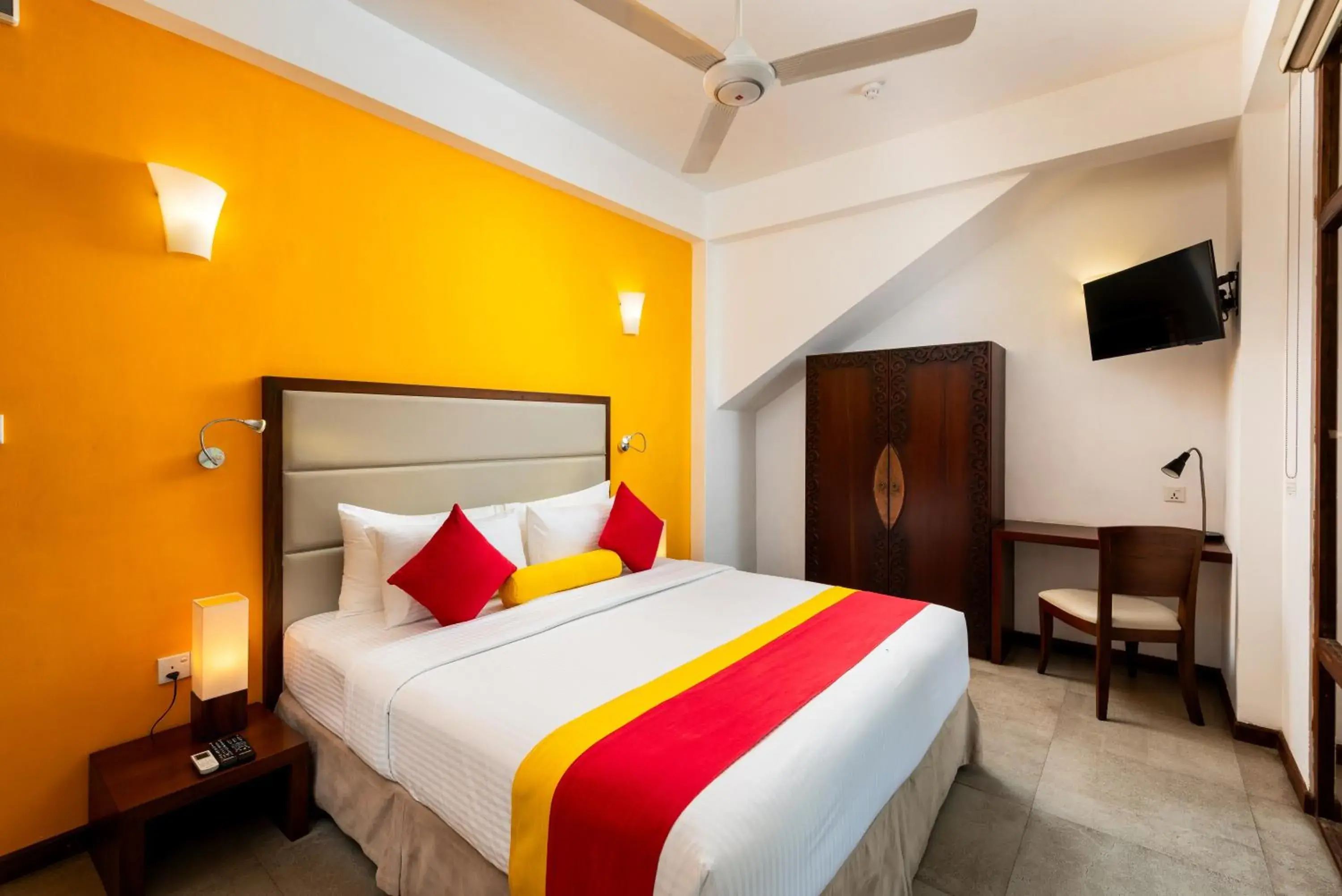 One-Bedroom Luxury Suite with Jacuzzi, Kitchenette & Terrace - single occupancy in The Thinnai Hotel - Jaffna One-Bedroom Luxury Suite with Jacuzzi, Kitchenette & Terrace - single occupancy in The Thinnai Hotel - Jaffna