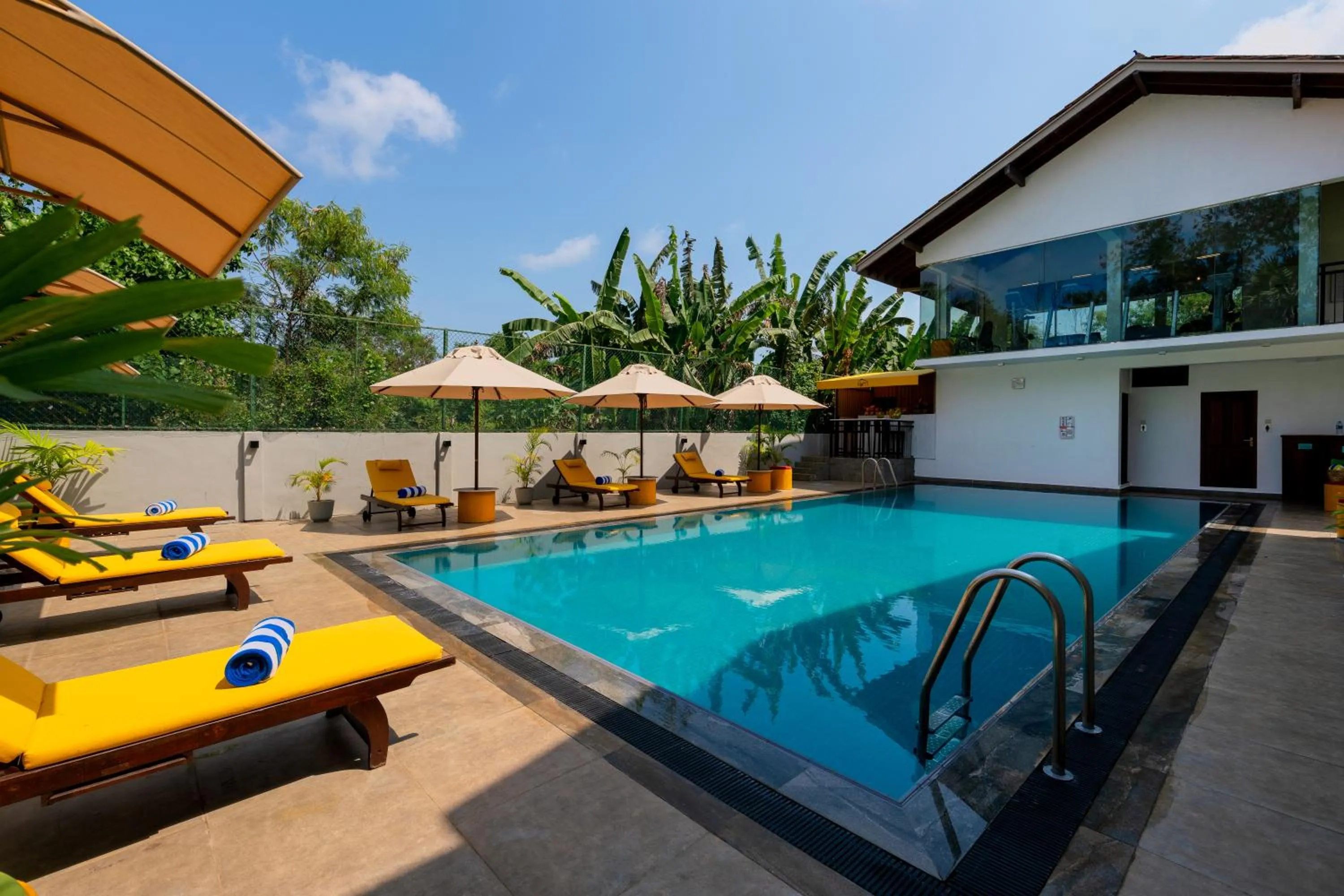 Day in The Thinnai Hotel - Jaffna