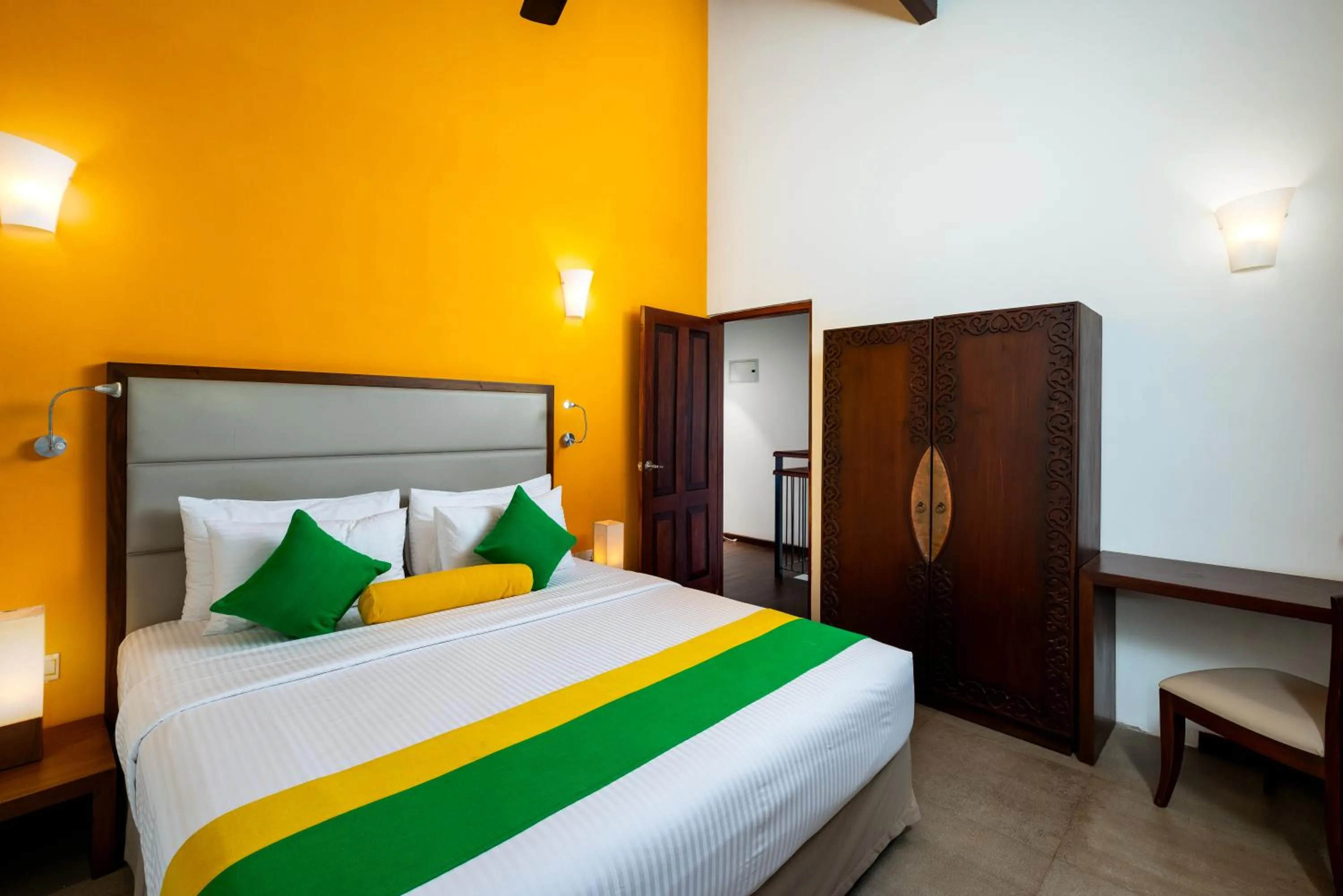 Bed in The Thinnai Hotel - Jaffna