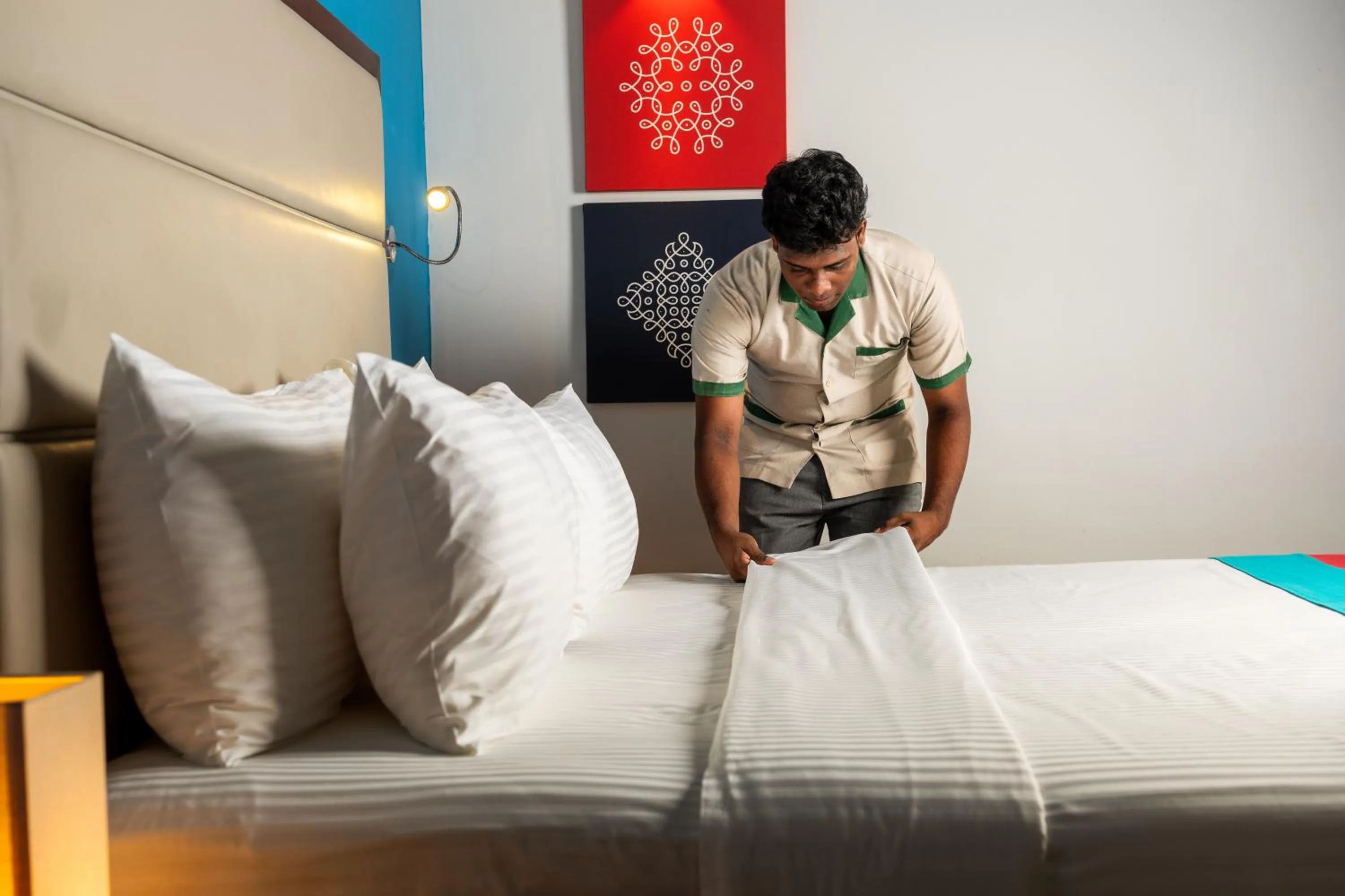 Bed in The Thinnai Hotel - Jaffna