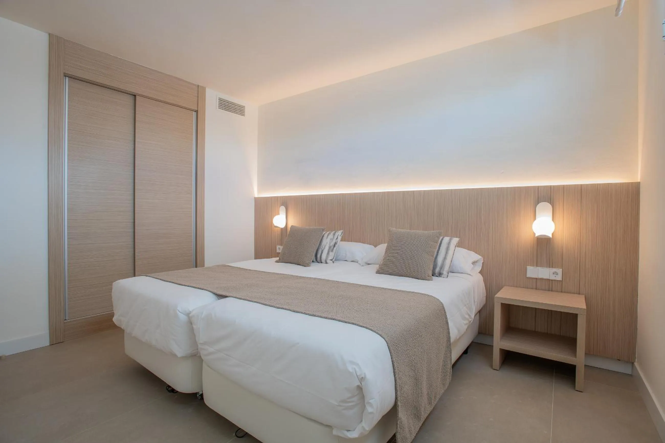 Bed in Sol de Alcudia Apartamentos