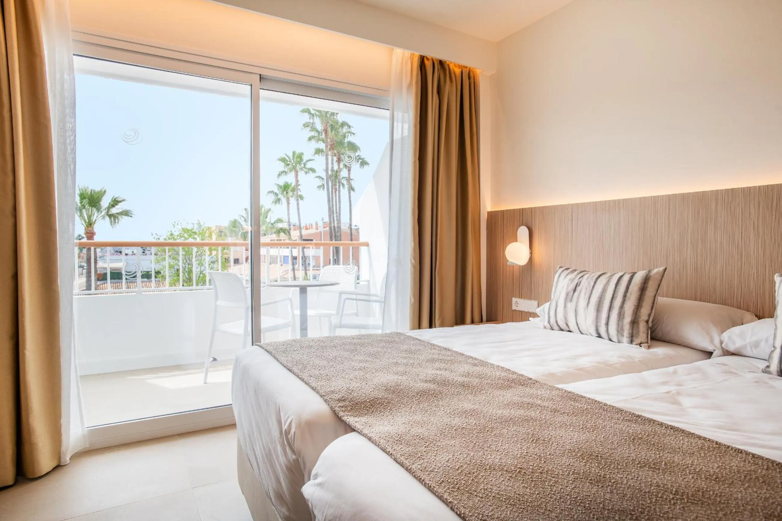 Bed in Sol de Alcudia Apartamentos