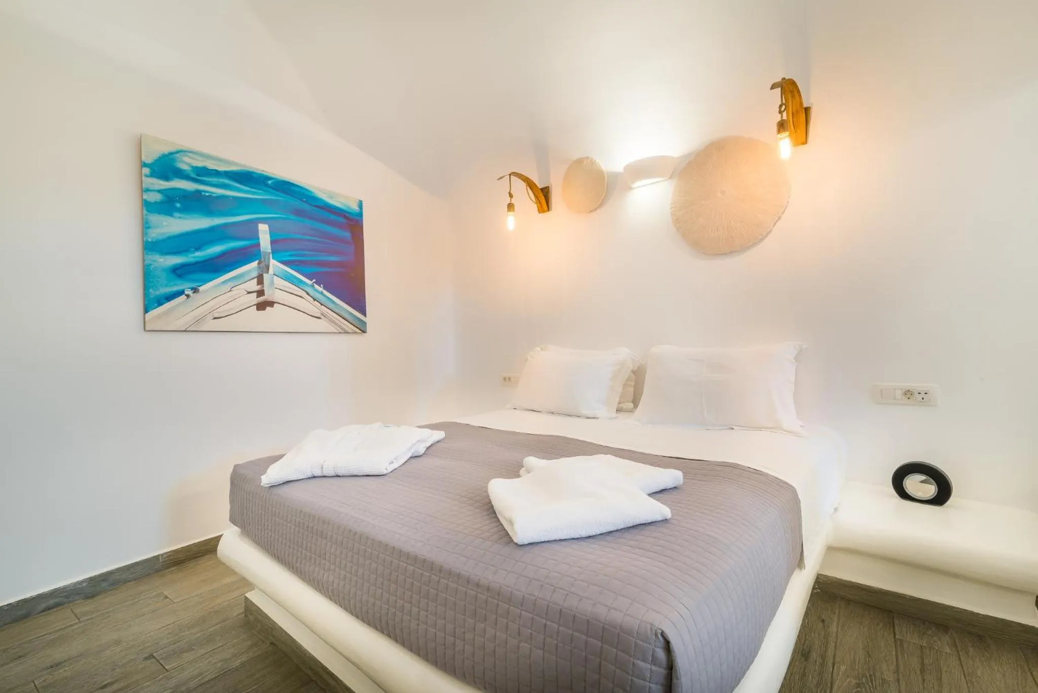 Bedroom, Bed in Angel Luxury Suites