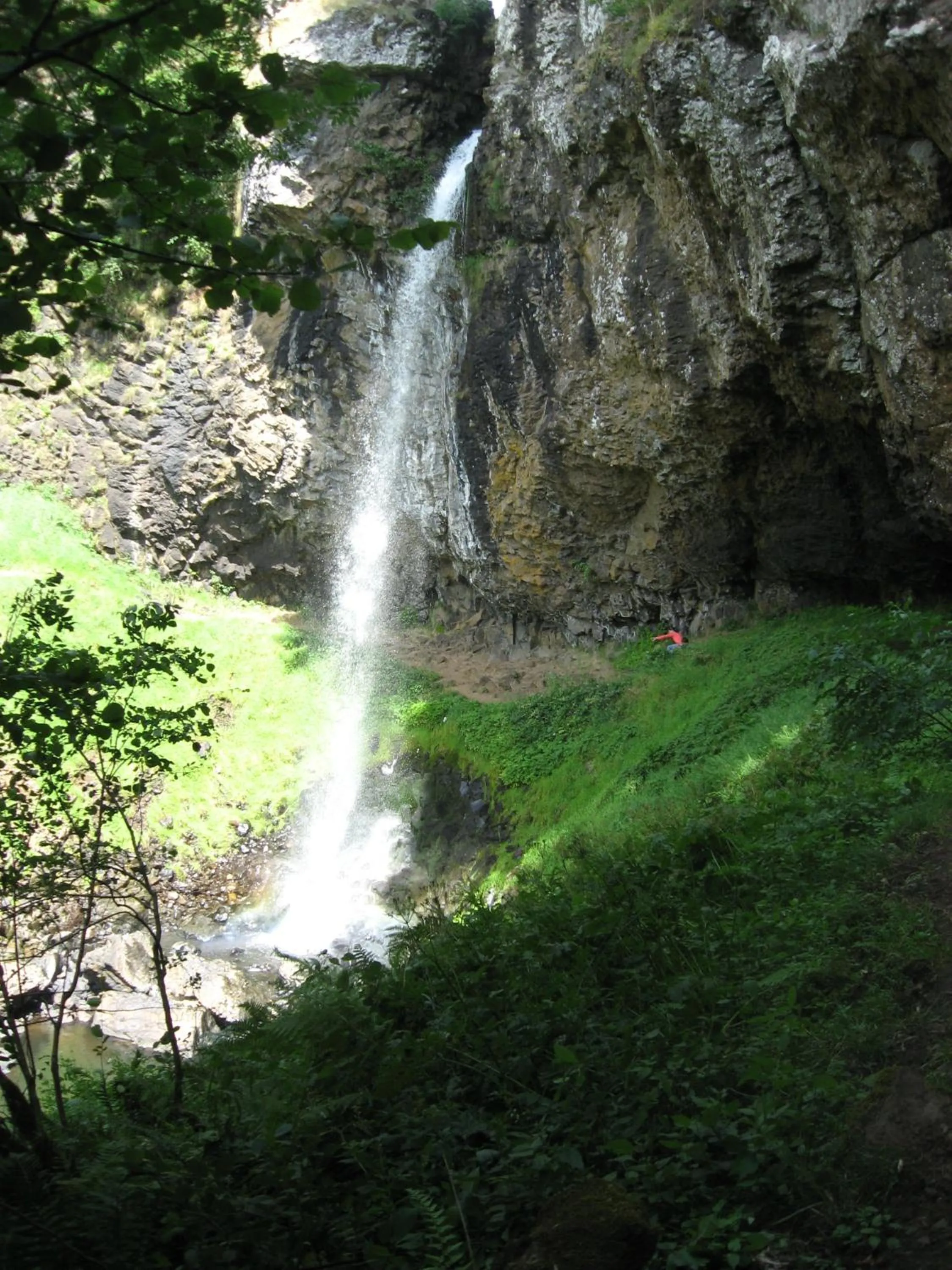 Hiking, Natural Landscape in Auv'hôtel