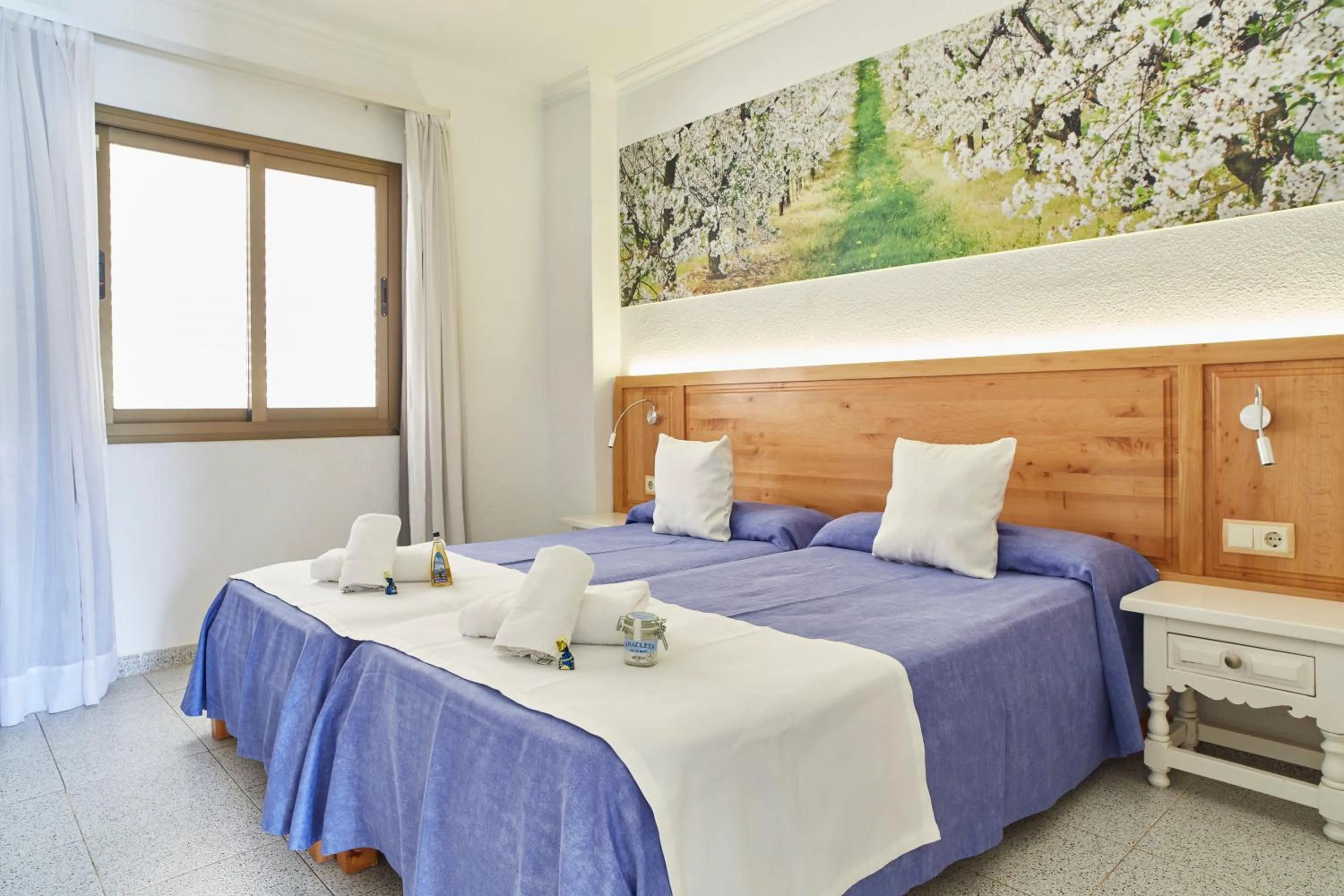 Bedroom, Bed in Invisa Hotel Casa Luis