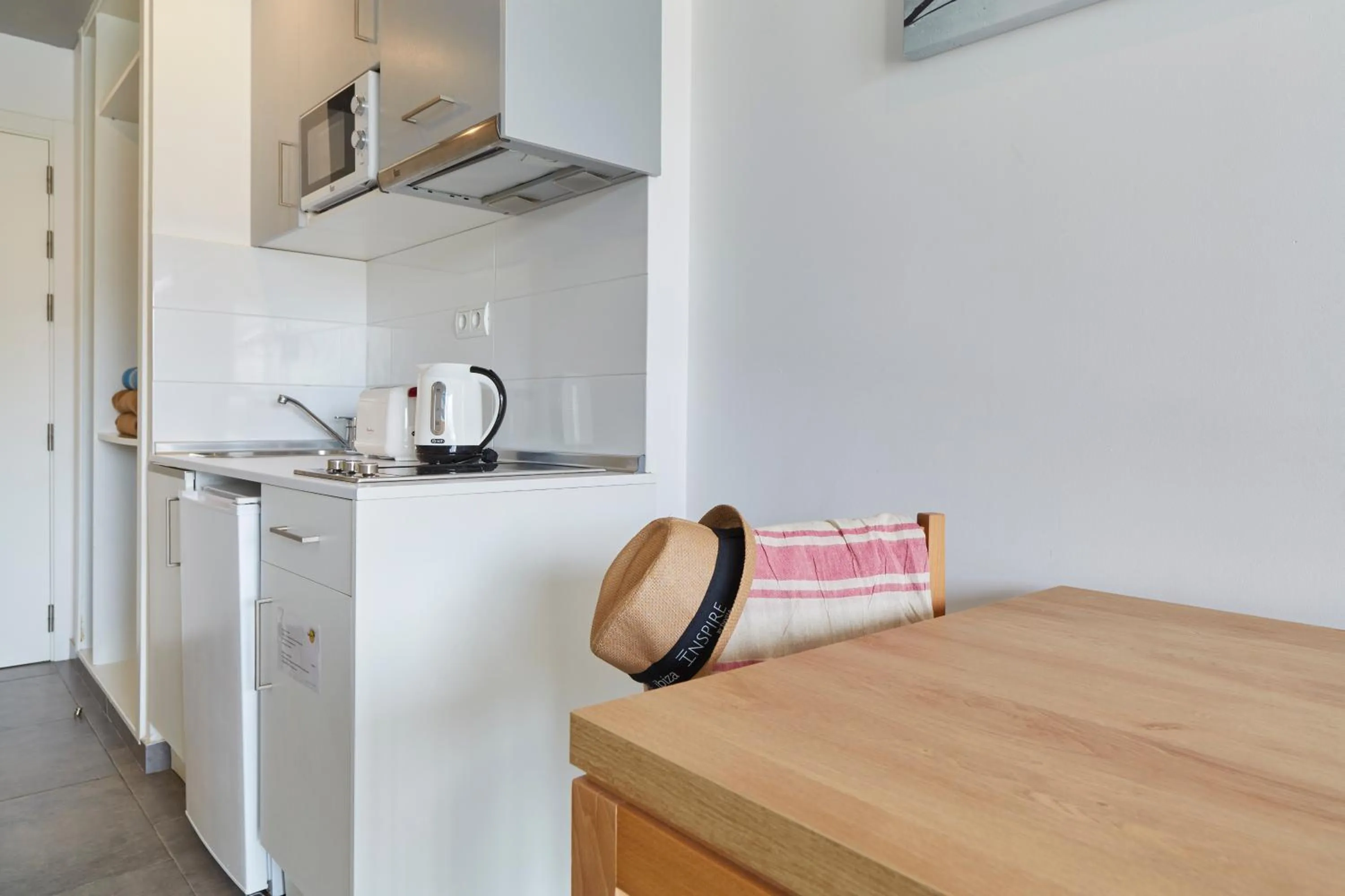 Kitchen or kitchenette in Invisa Hotel Casa Luis