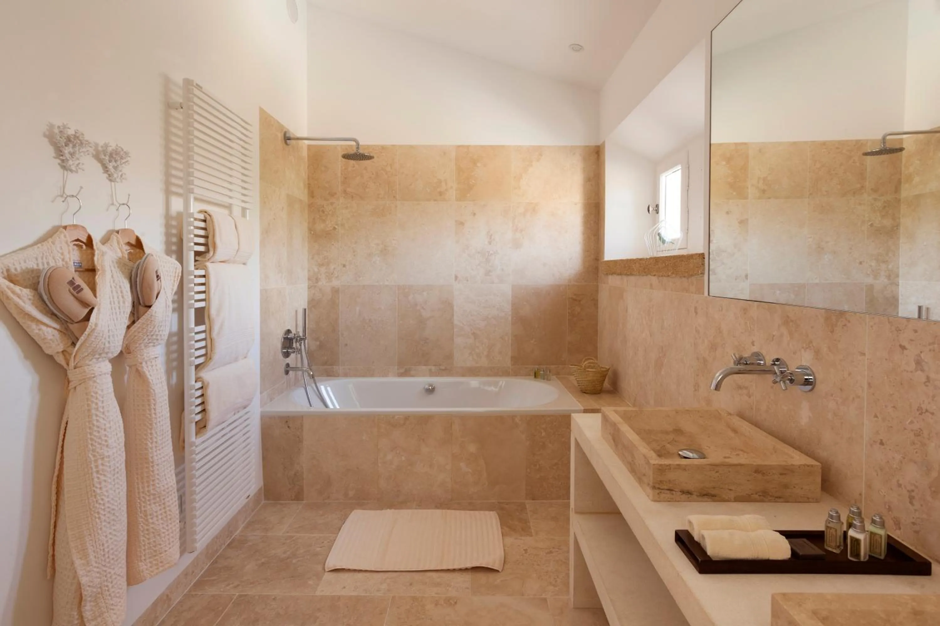 Bathroom in Le Vieux Castillon