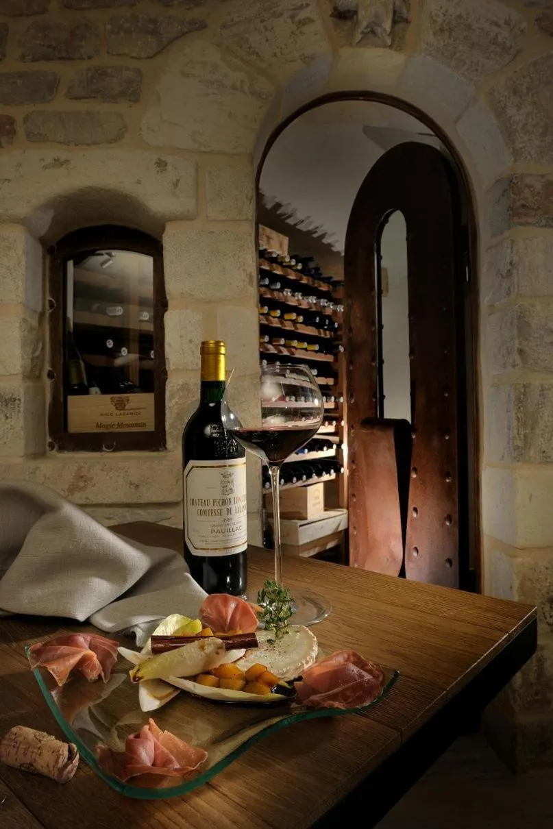 Food in Valeni Boutique Hotel & Spa