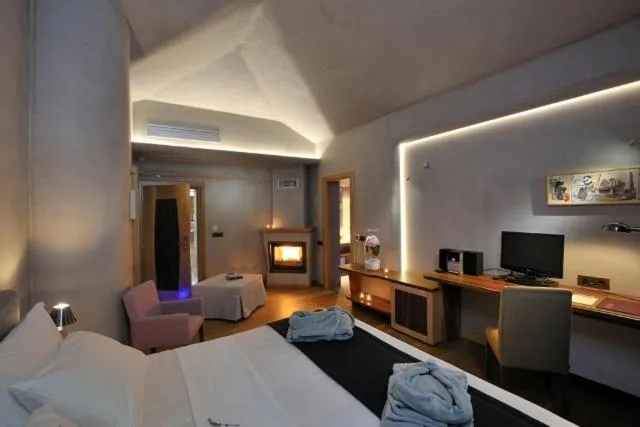 Living room, Bed in Valeni Boutique Hotel & Spa