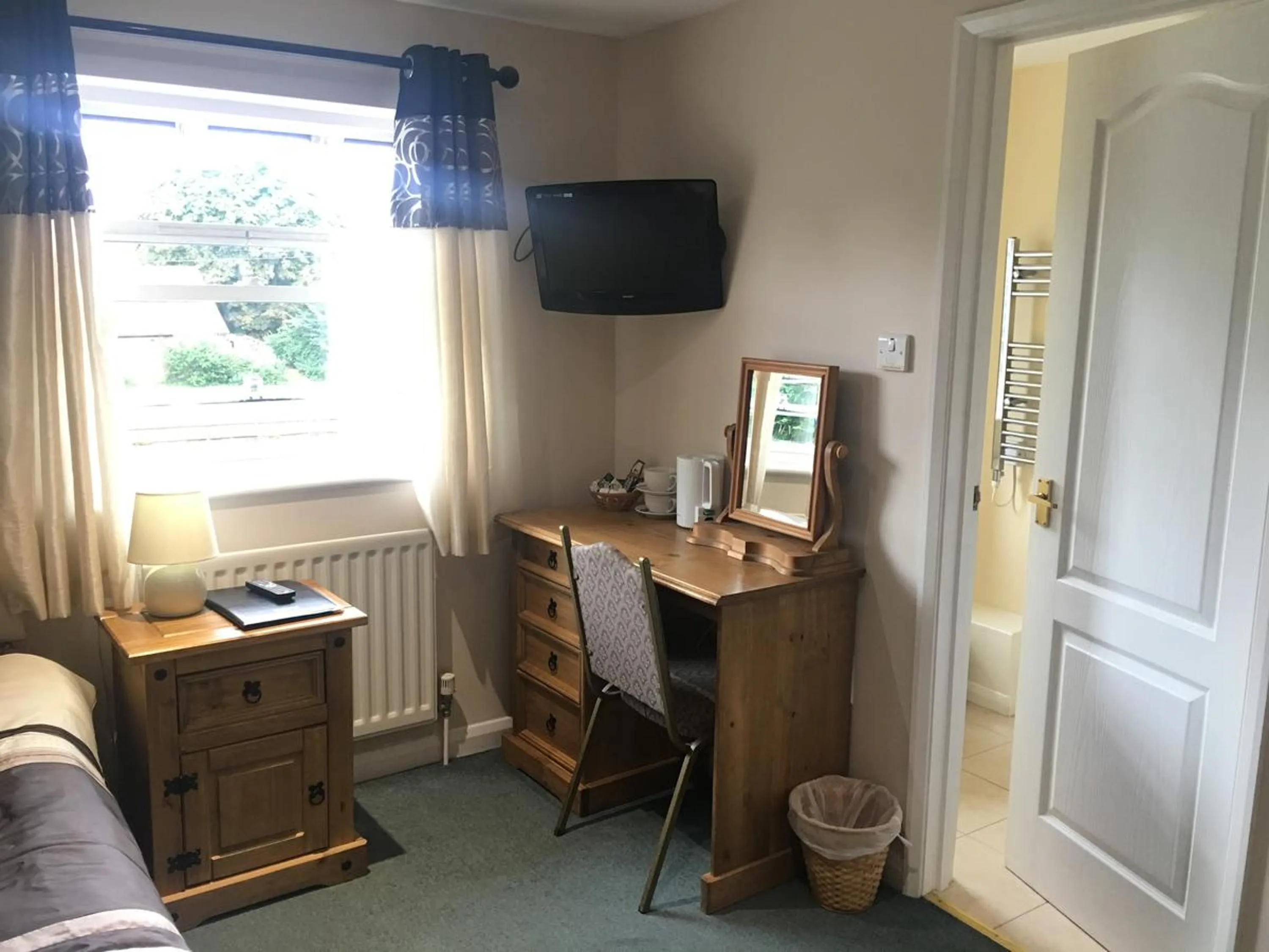 Photo of the whole room in The Half Moon