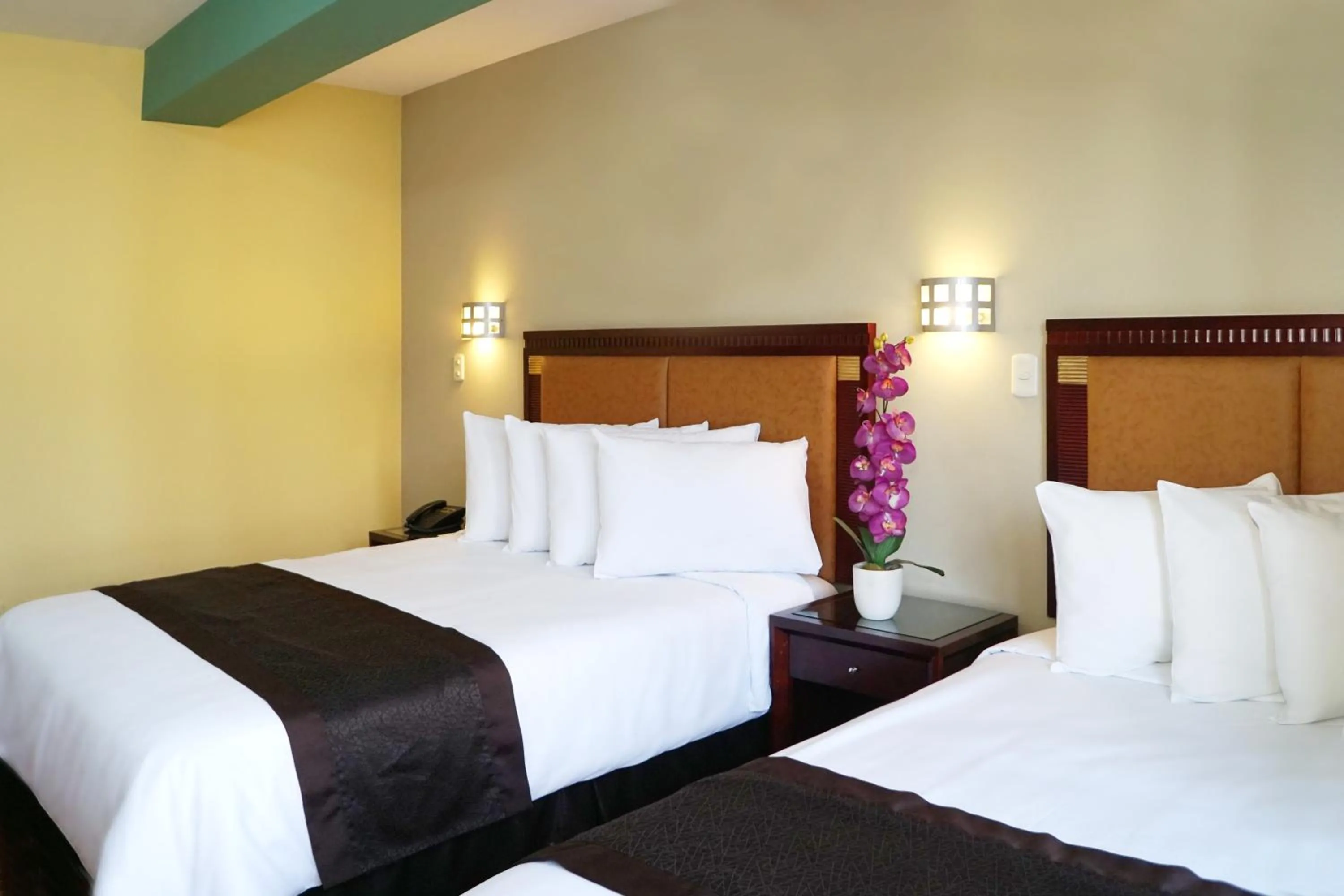 Bedroom, Bed in Gran Mundo Hotel & Suites