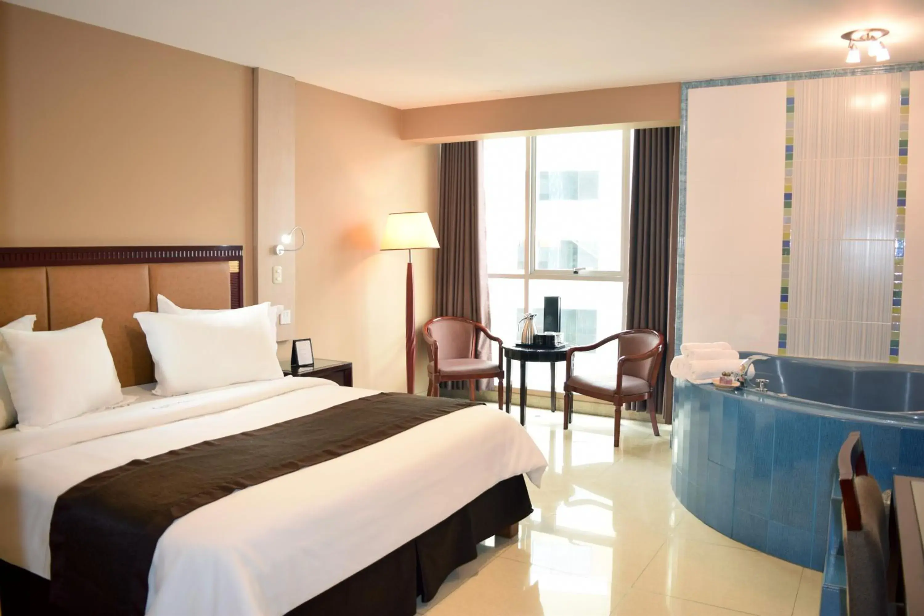 Suite with Spa Bath in Gran Mundo Hotel & Suites Suite with Spa Bath in Gran Mundo Hotel & Suites