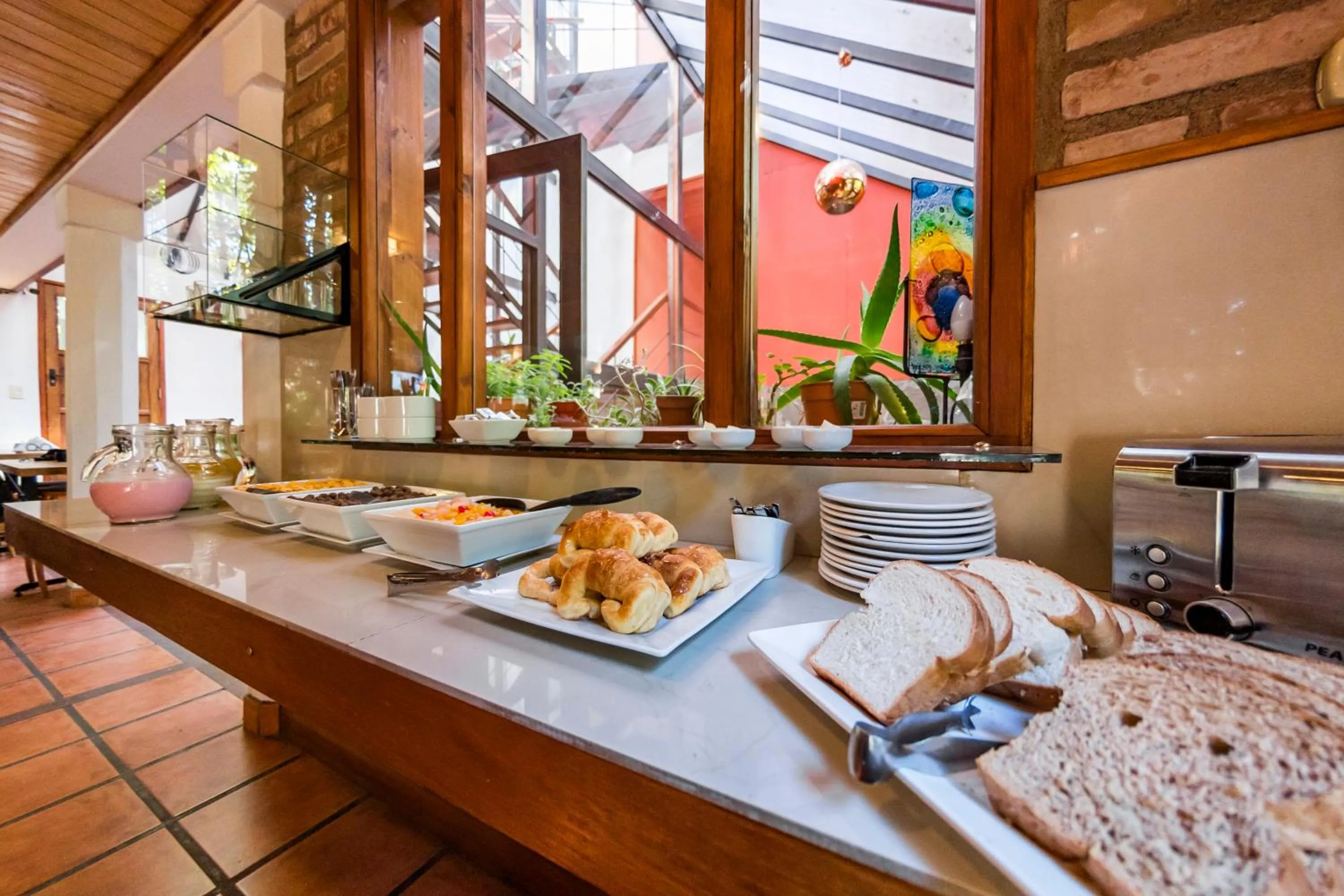 Buffet breakfast in Mirando al Sur