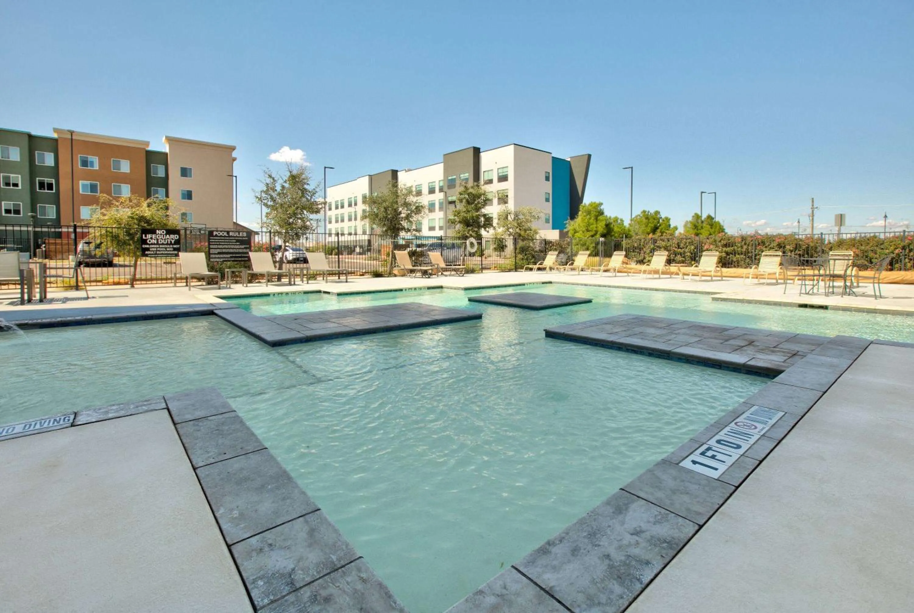 Pool view in La Quinta Inn & Suites by Wyndham Lubbock Southwest
