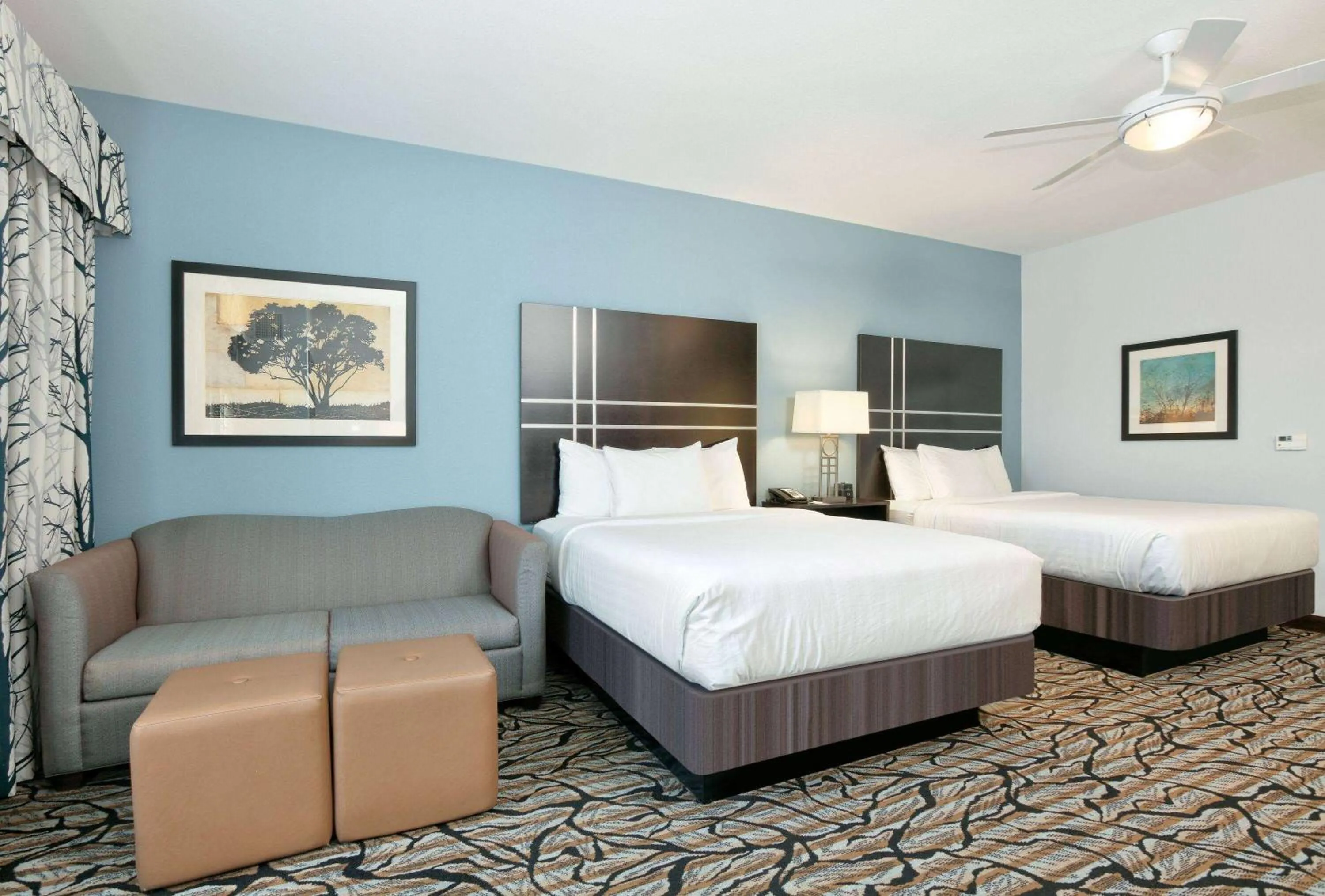 Photo of the whole room, Bed in La Quinta Inn & Suites by Wyndham Lubbock Southwest