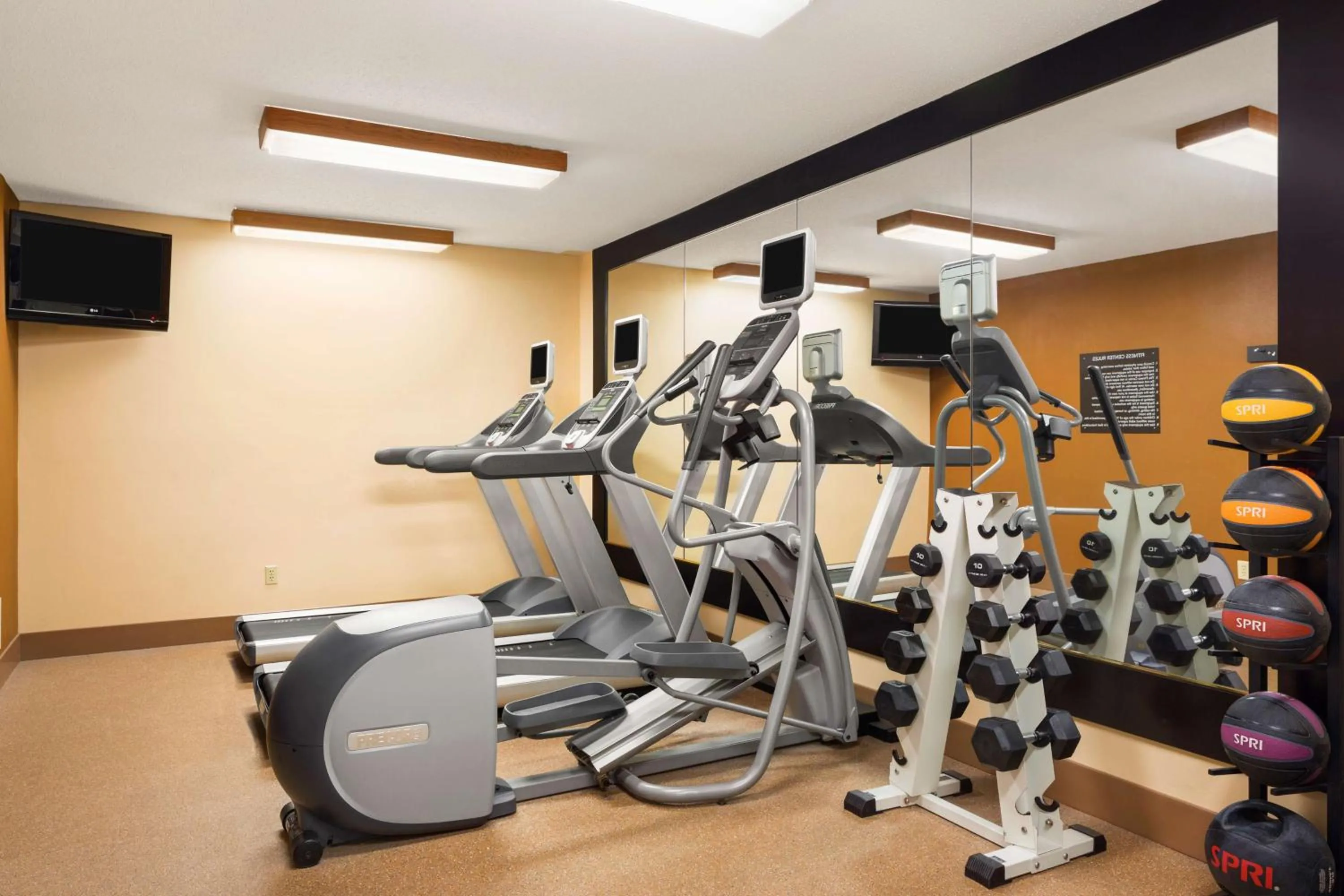Fitness centre/facilities in Homewood Suites by Hilton Toledo-Maumee
