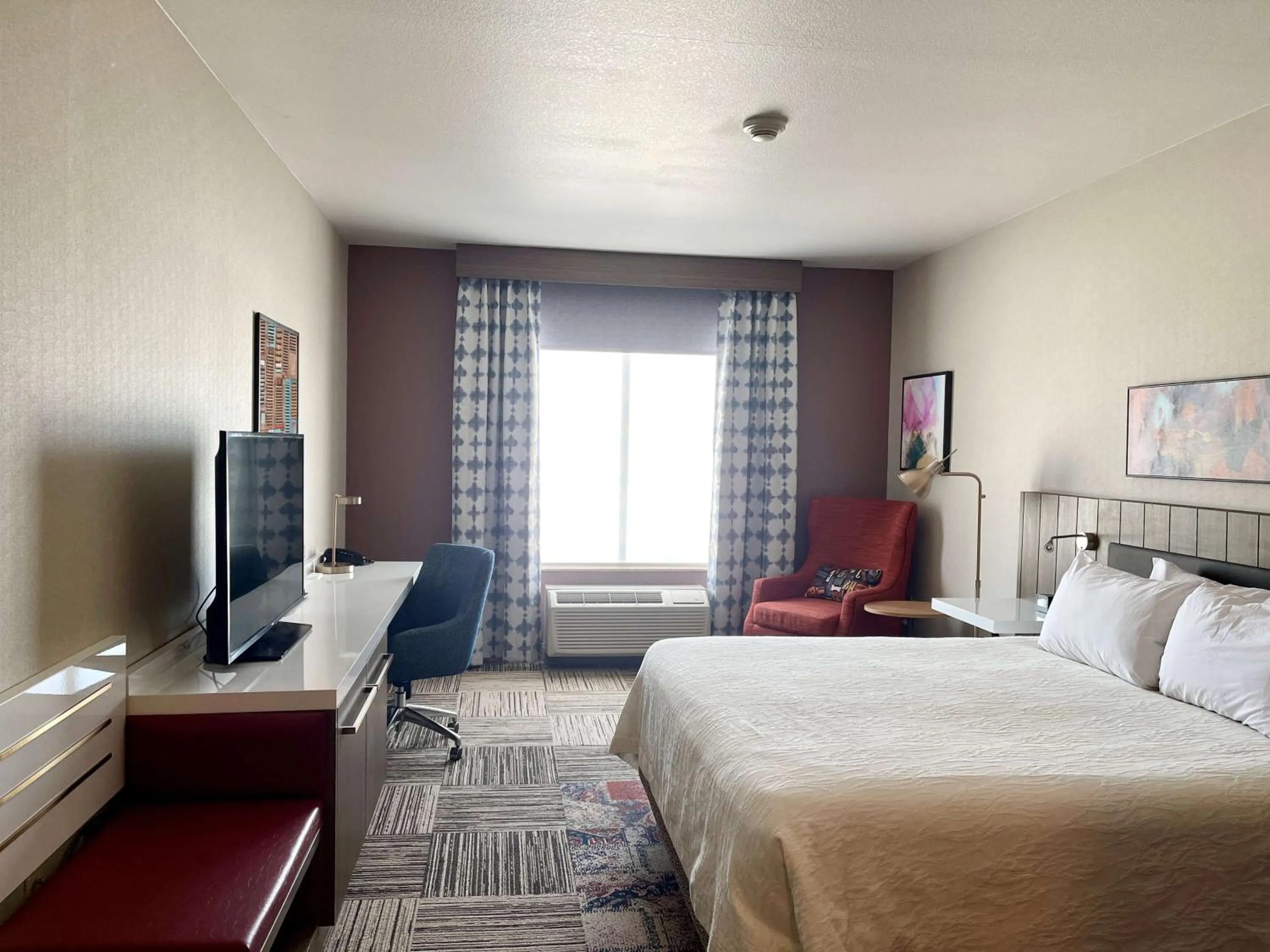 Bed in Hilton Garden Inn Oconomowoc